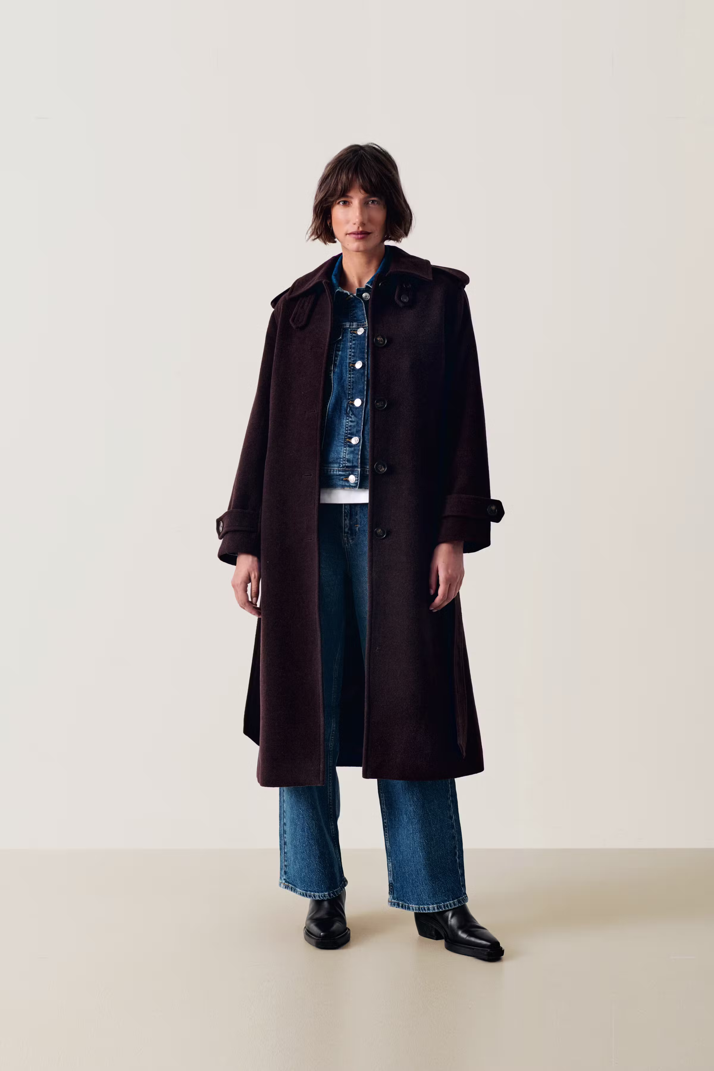 CarmellaPW Mantel LOOKBOOK FRONT 30310636-191106