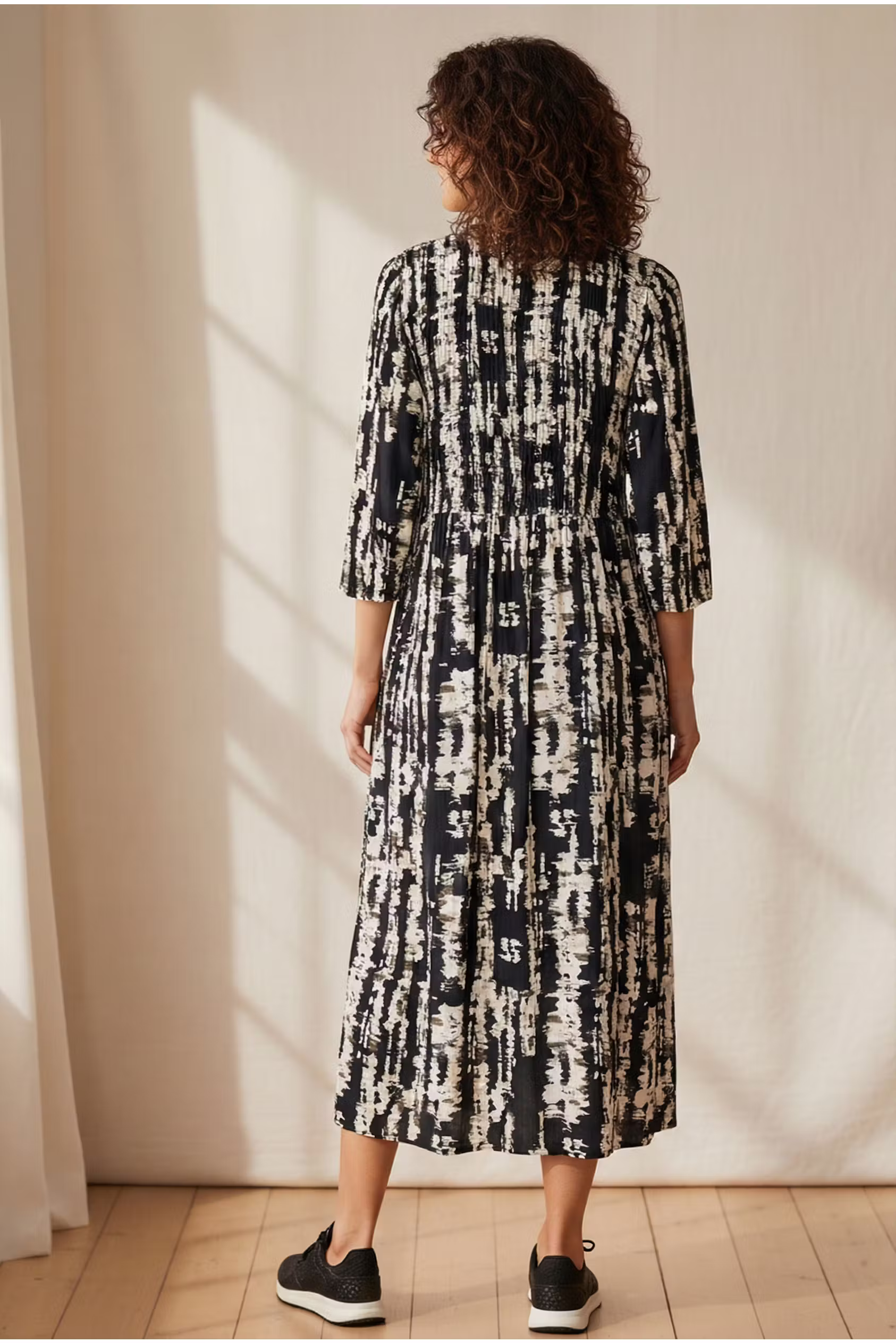 BPolivia Kleid LOOKBOOK BACK 10590854-107519B