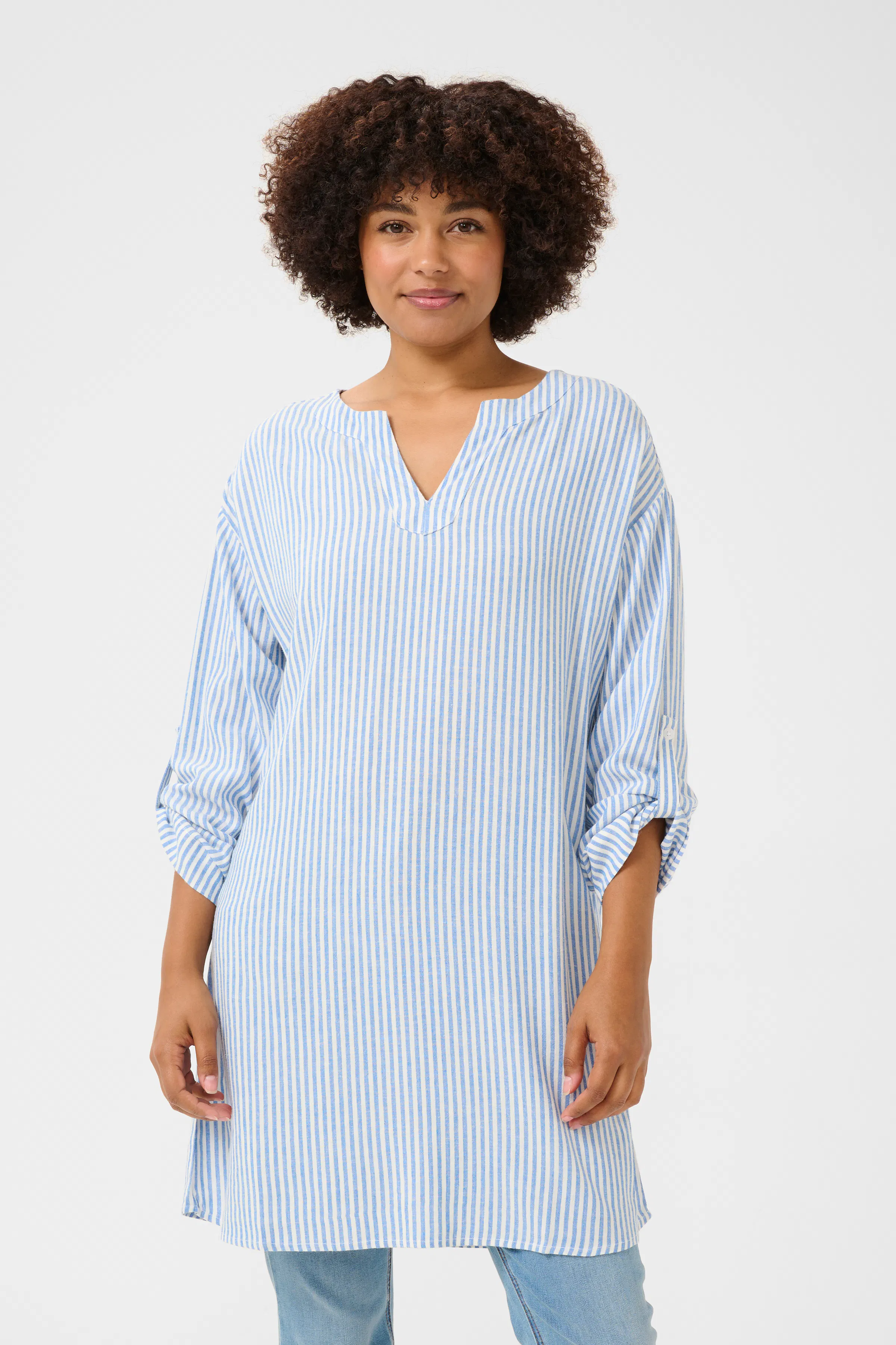 CRVenta Linen Tunic LOOKBOOK FRONT 10608073-104396