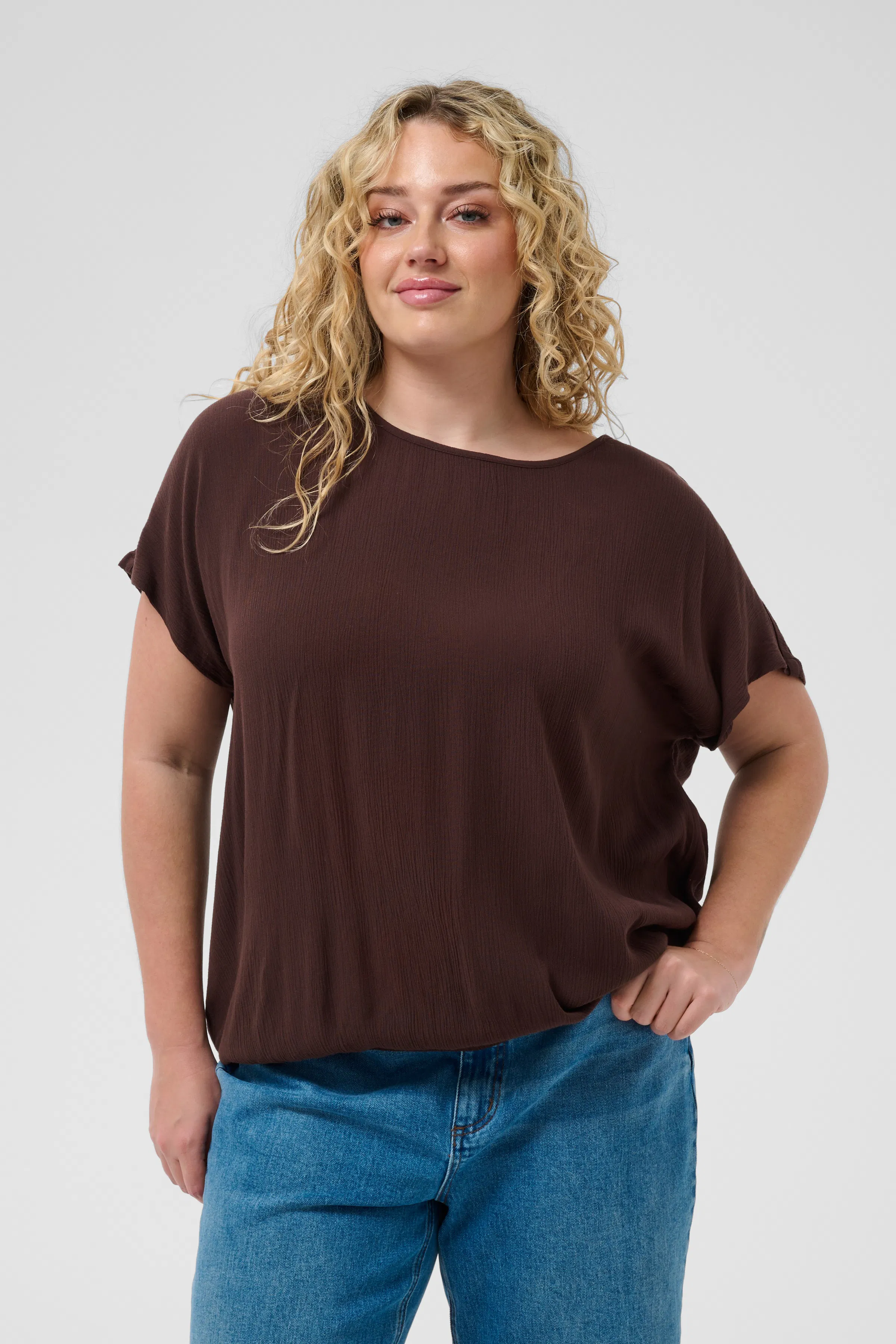KCami Blouse LOOKBOOK FRONT 10580267-190915
