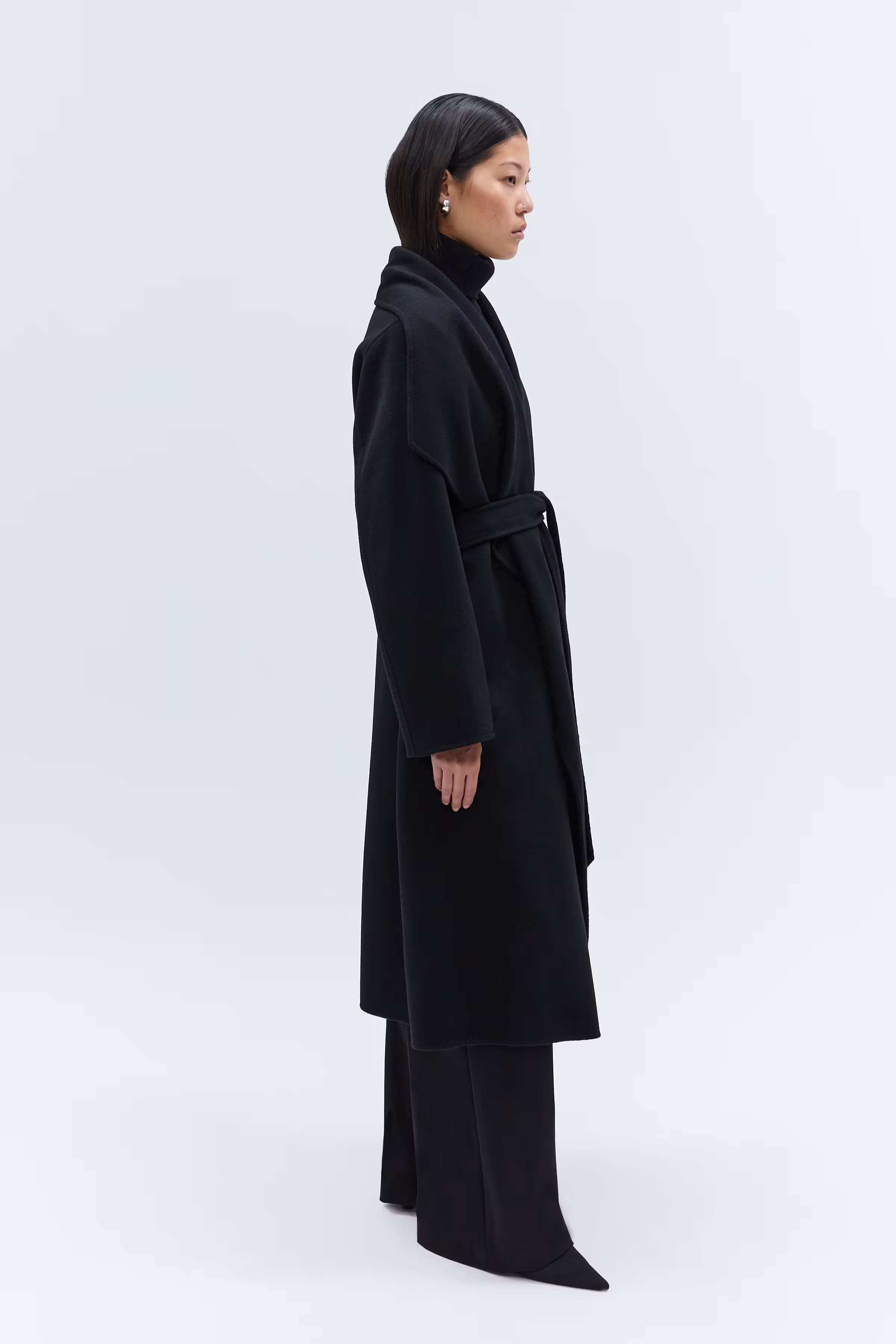 IOCARRIE ROSE Coat LOOKBOOK FRONT 30600562-BK999