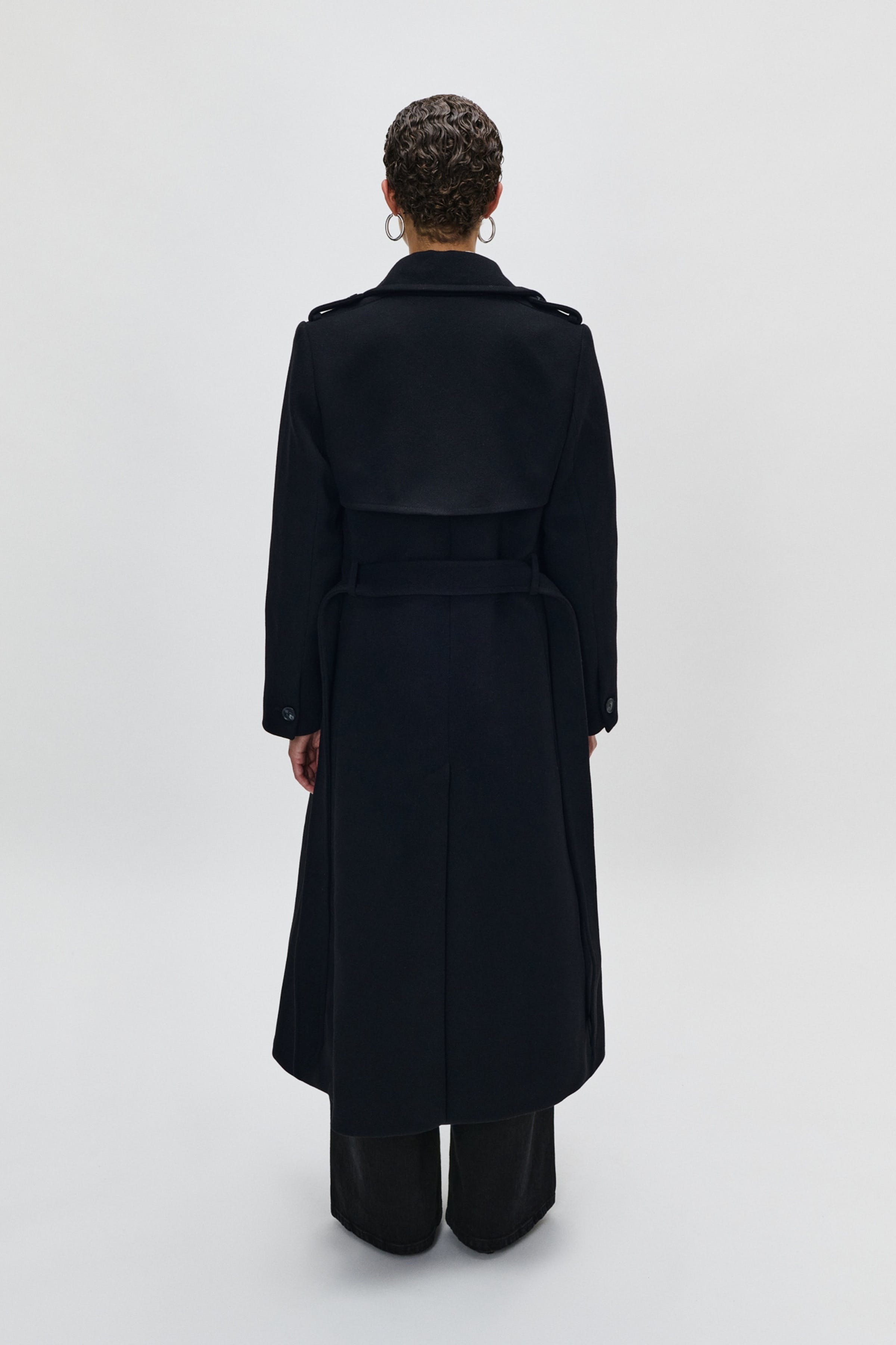 CHARLOTTE ANN MANTEL LOOKBOOK BACK 30600567-BL900