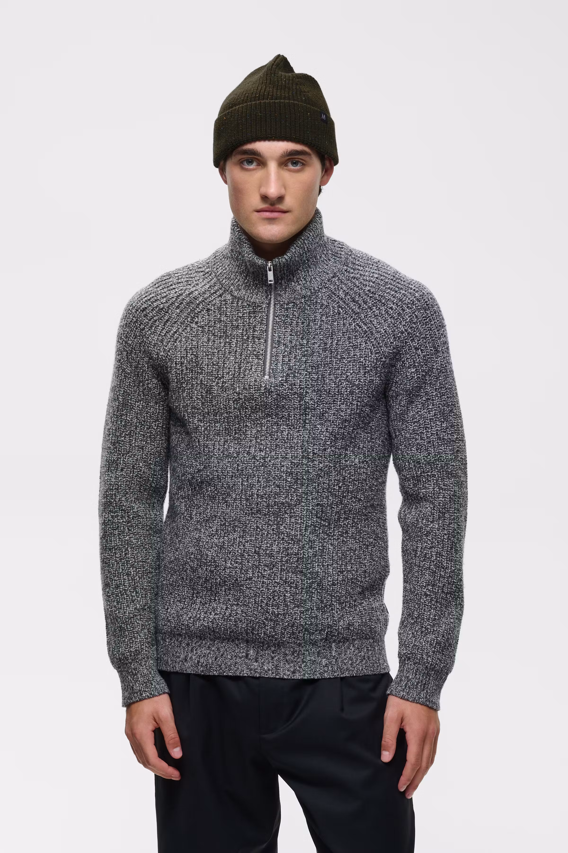 MAjorth Hue LOOKBOOK FRONT 30208747-1905151