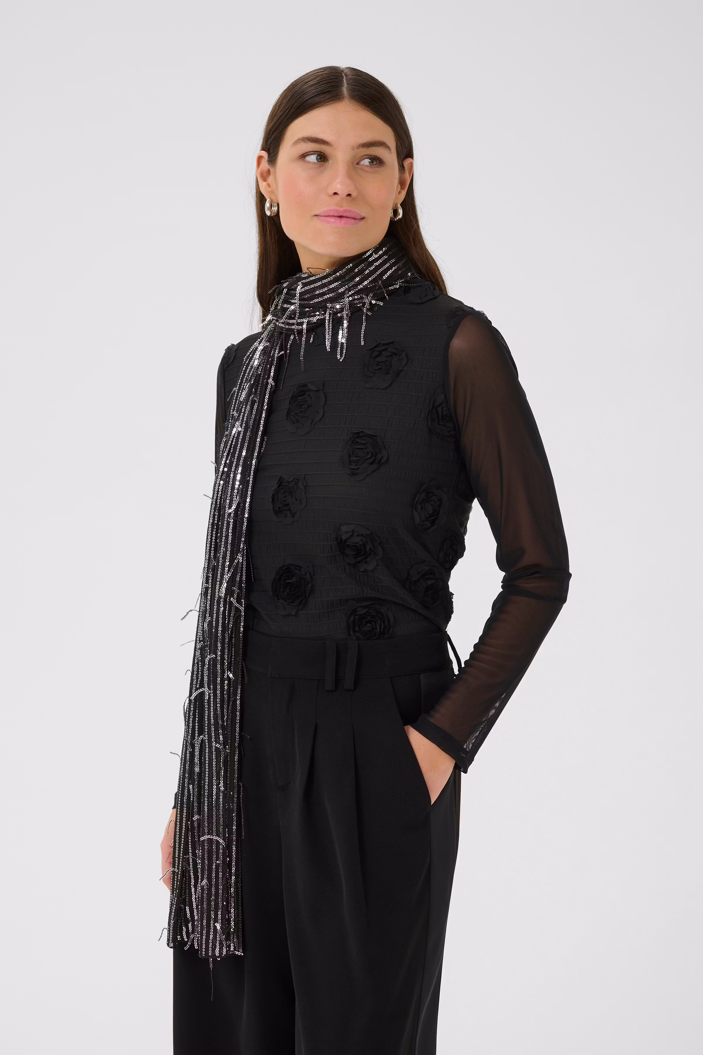 CUbling Sequin scarf LOOKBOOK FRONT 50112542-500003