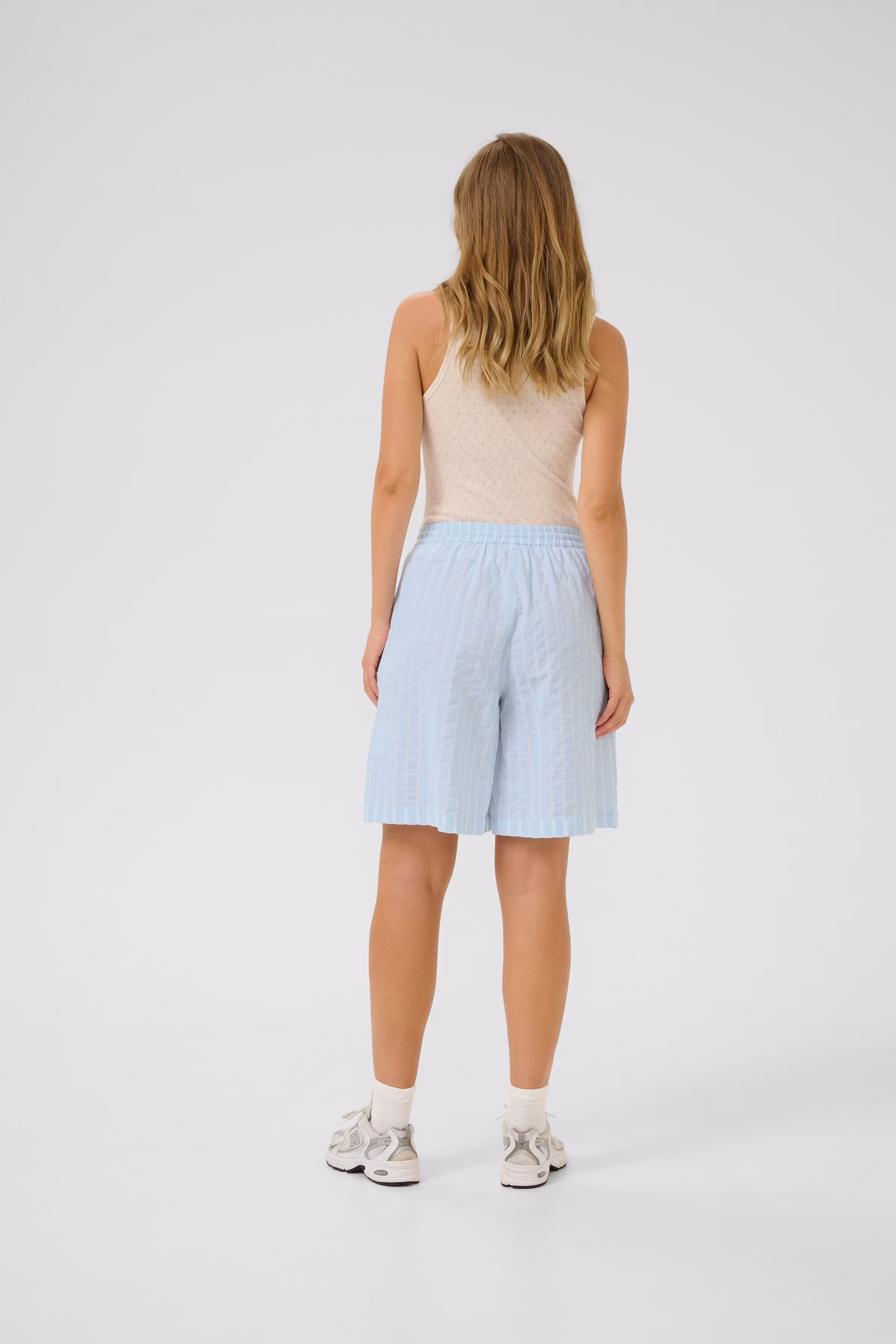 KAsara Shorts LOOKBOOK BACK 10509971-107492