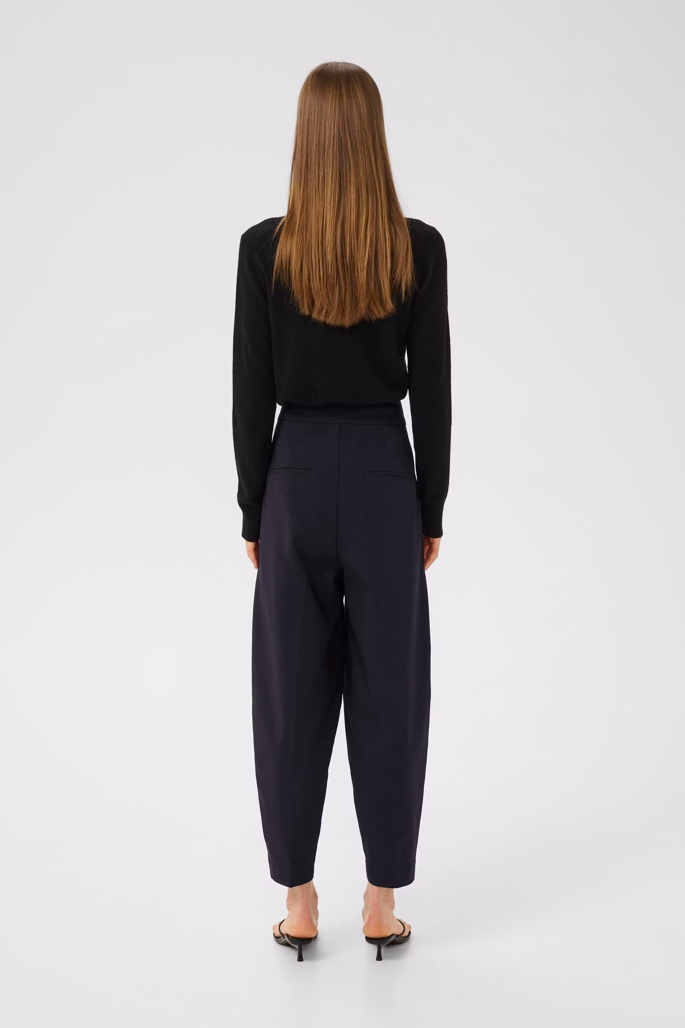 ZellaIW Barrel Trousers LOOKBOOK BACK 30107207-300005