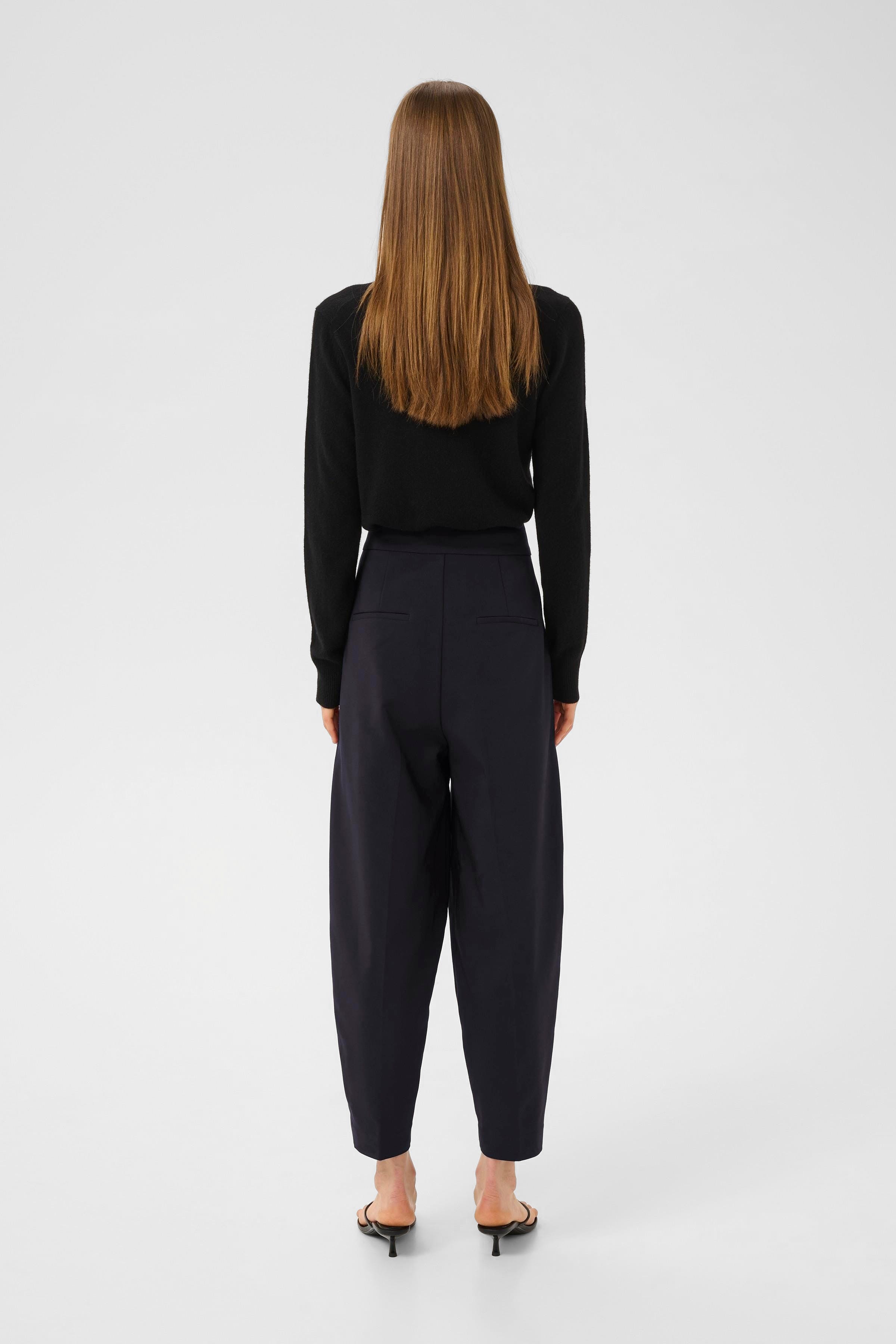ZellaIW Barrel Trousers LOOKBOOK BACK 30107207-300005