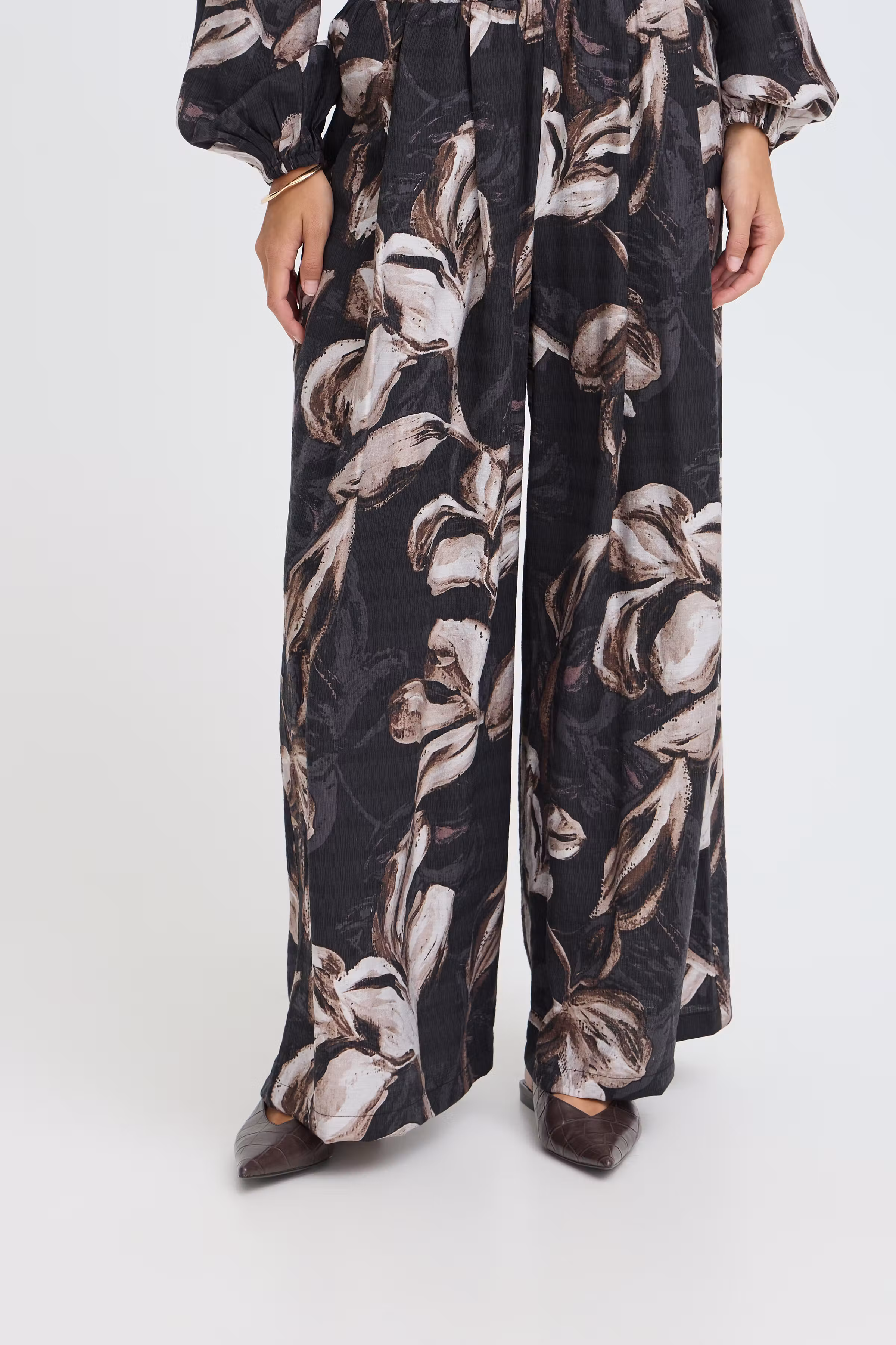 FRARIANA Hose LOOKBOOK FRONT 20618454-900013980