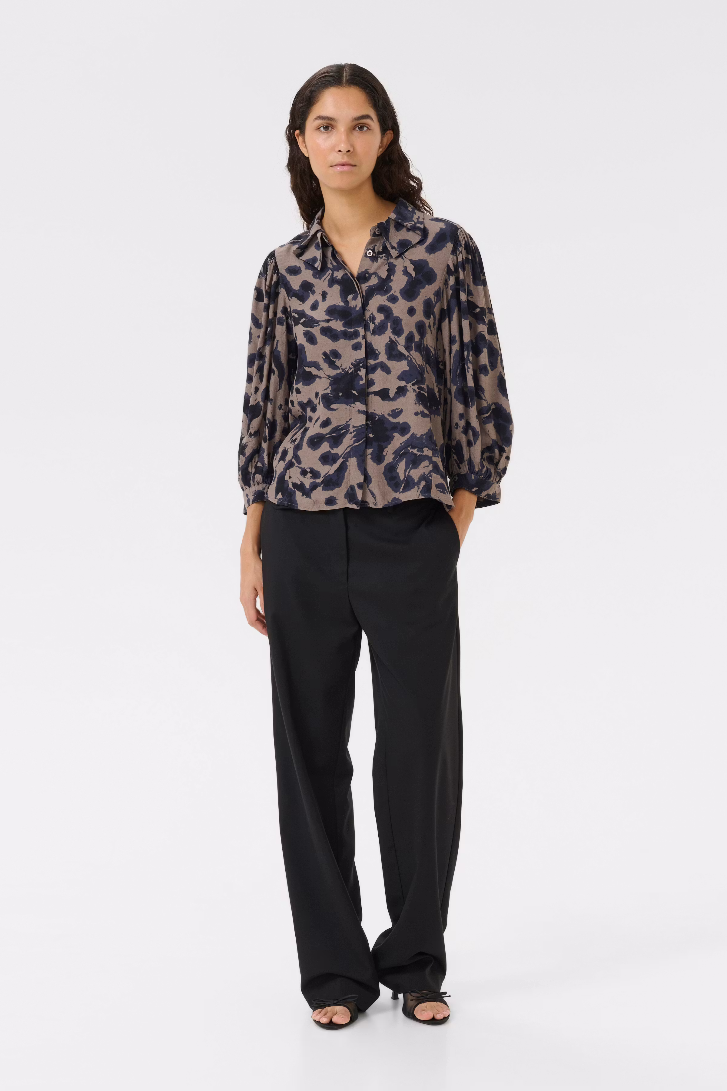 KBAshley Blouse LOOKBOOK FRONT 10105530-107953