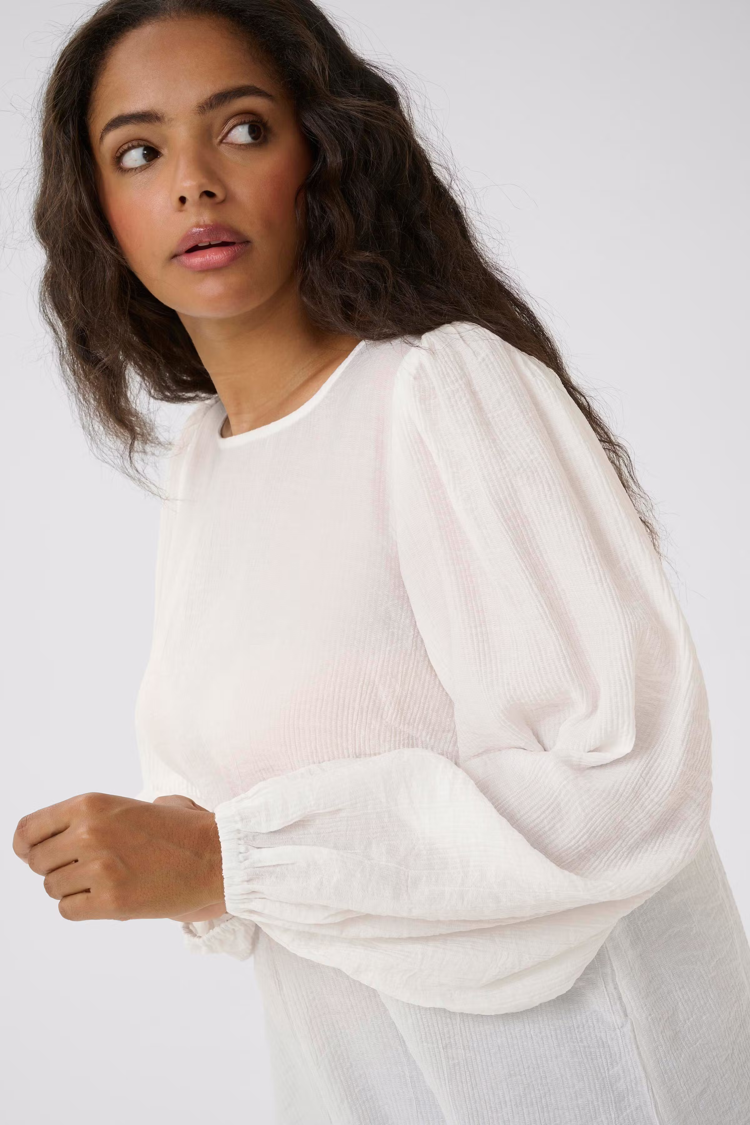 KCviva Blouse LOOKBOOK DETAIL 10583705-110602