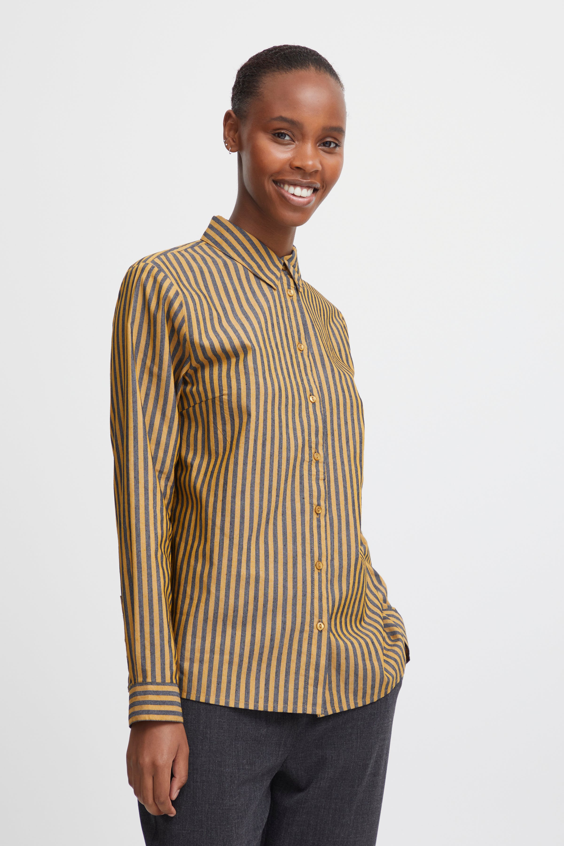 BYHETILA Skjorte LOOKBOOK FRONT 20815257-203345