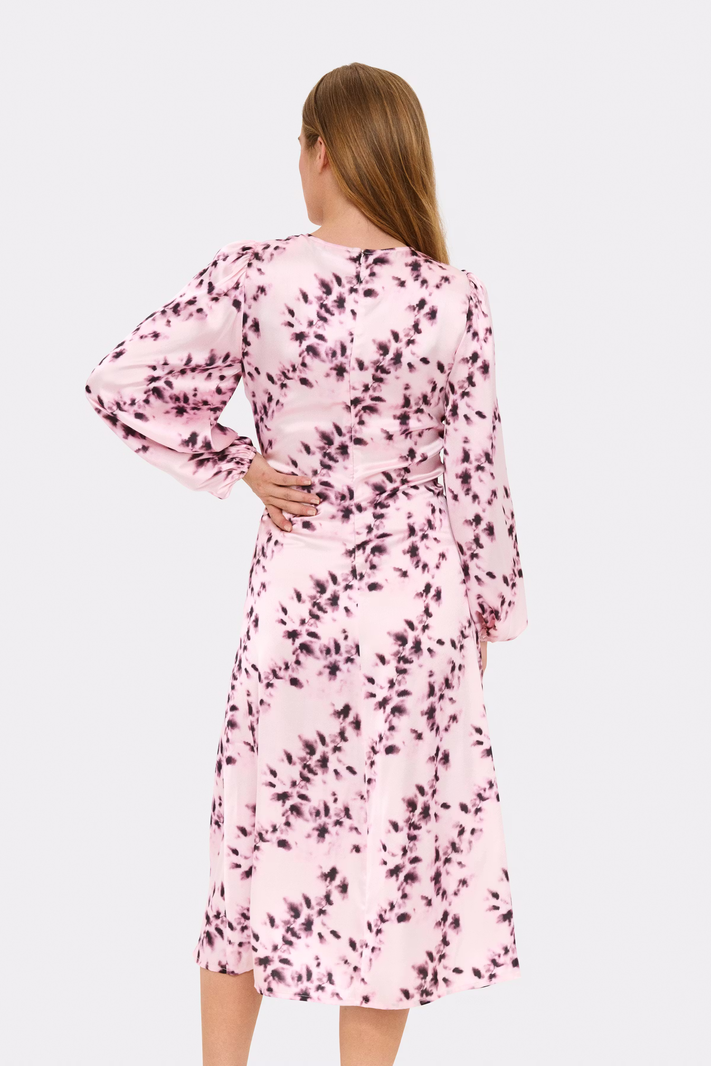 NellaSZ Kleid LOOKBOOK BACK 30514554-304328