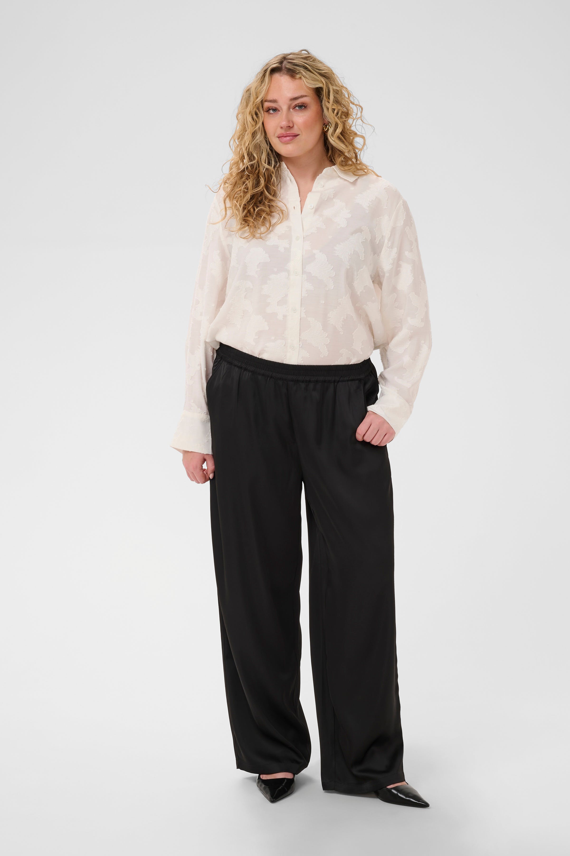 KChilla Hose LOOKBOOK FRONT 10584308-100121