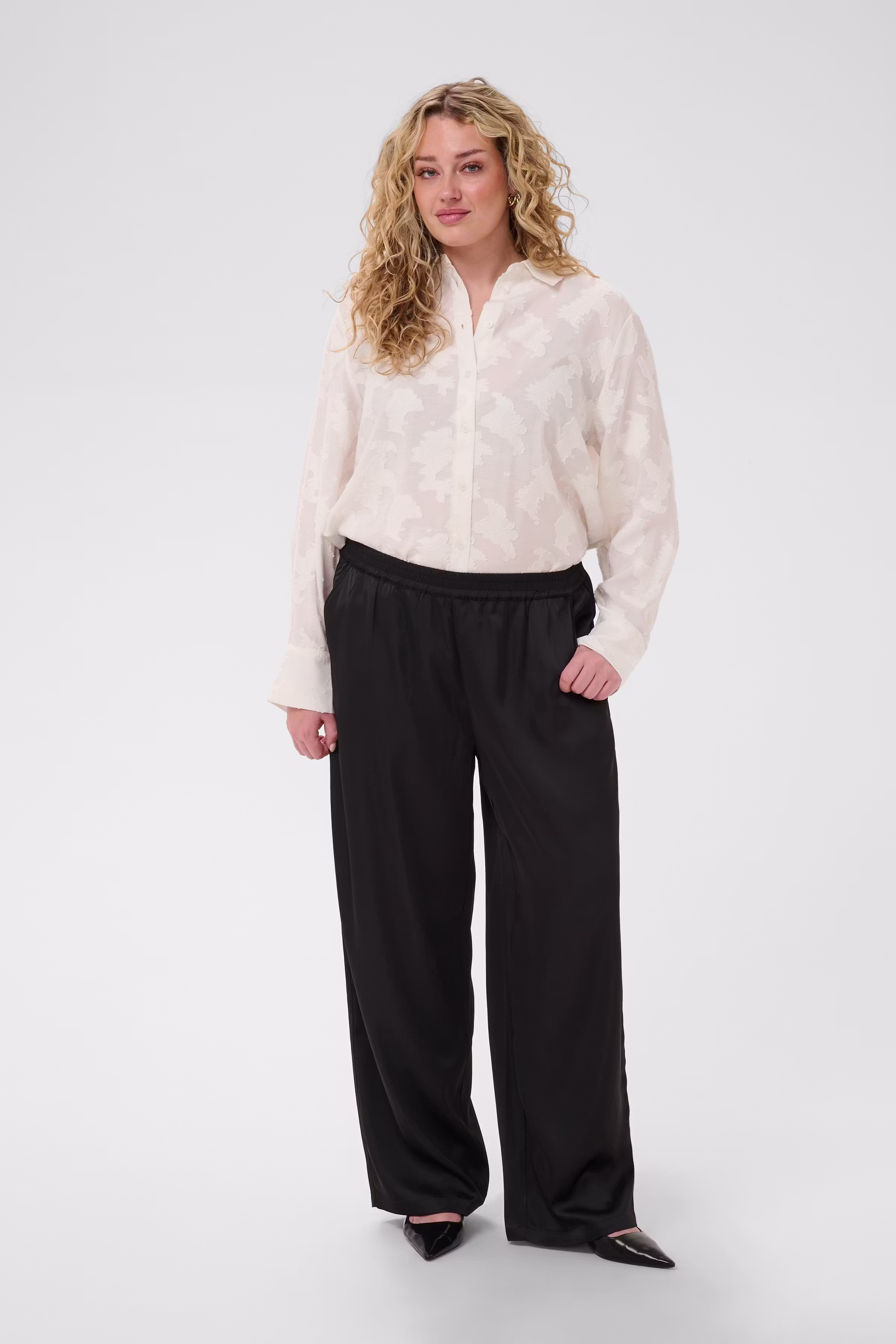 KChilla Hose LOOKBOOK FRONT 10584308-100121