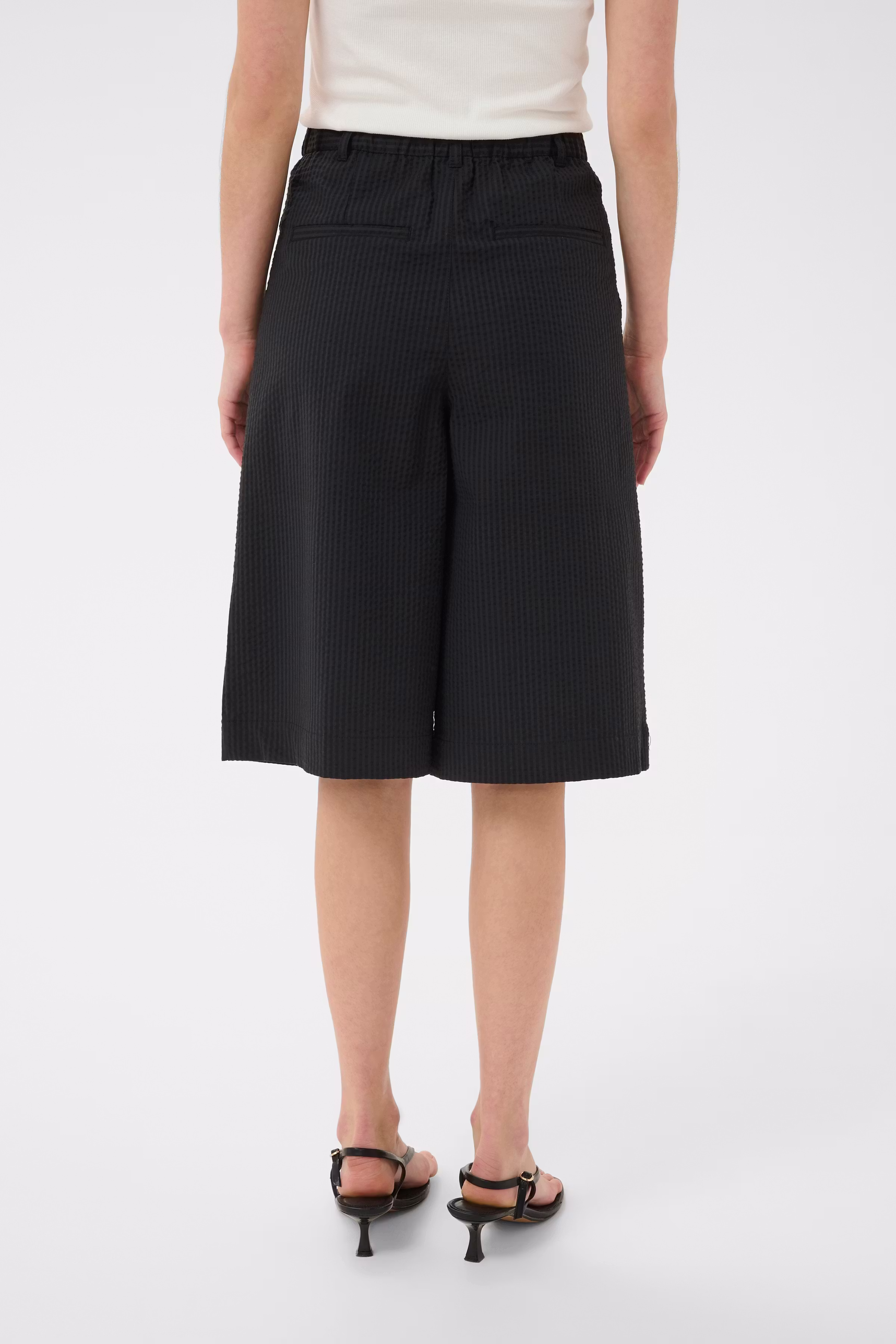 BrigittPW Shorts LOOKBOOK BACK 30310551-194008