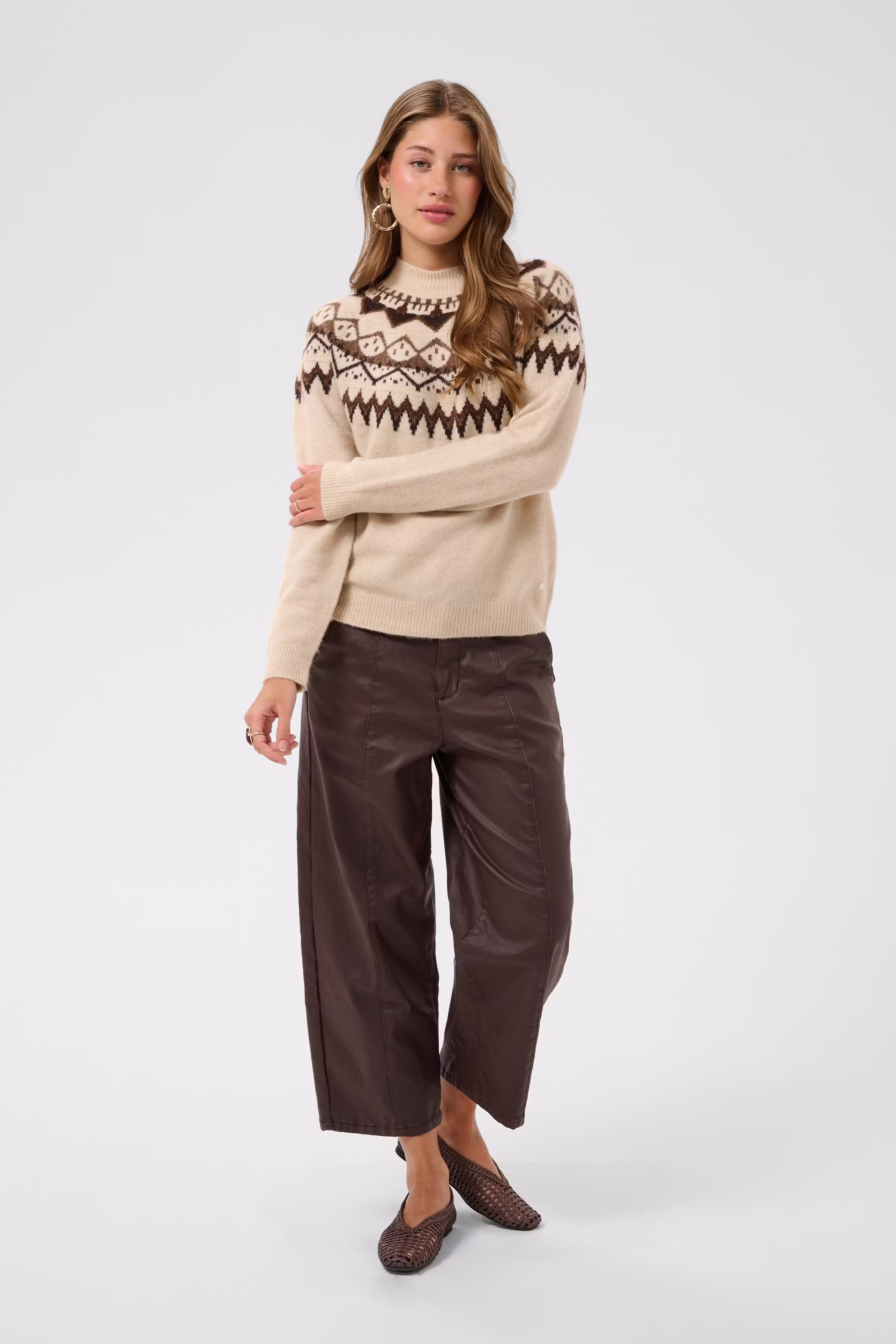 CRCherrie Pullover LOOKBOOK FRONT 10615330-1304011