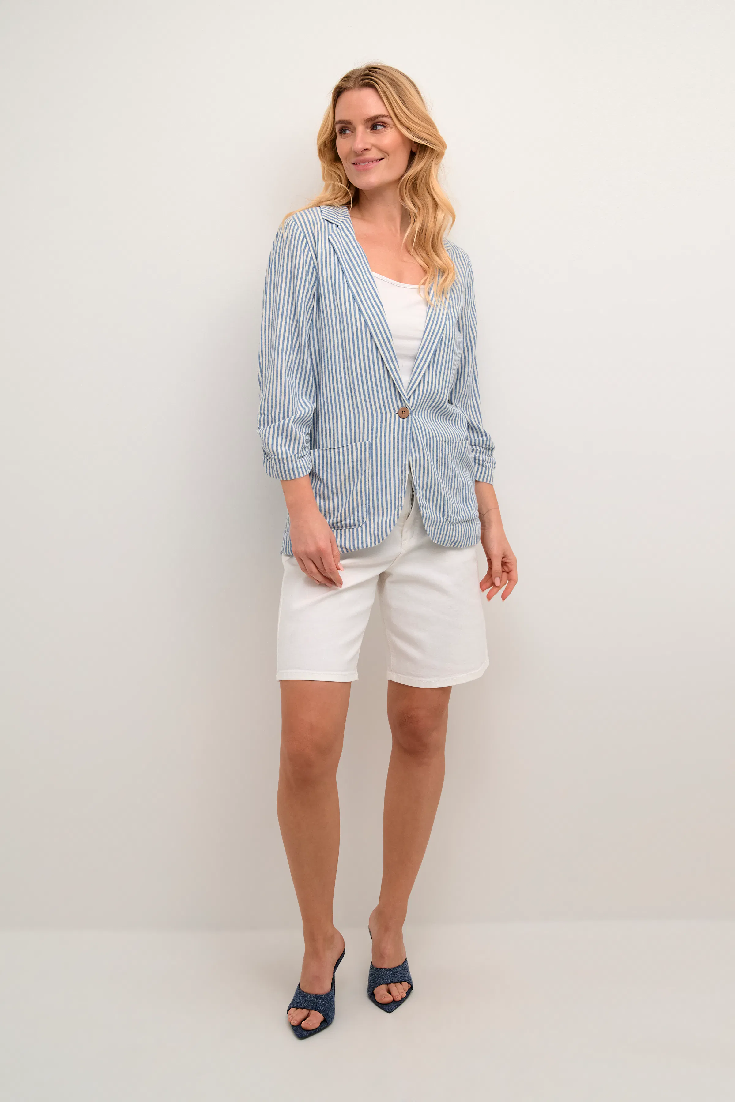 CRVenta Leinen Blazer LOOKBOOK FRONT 10612520-104396