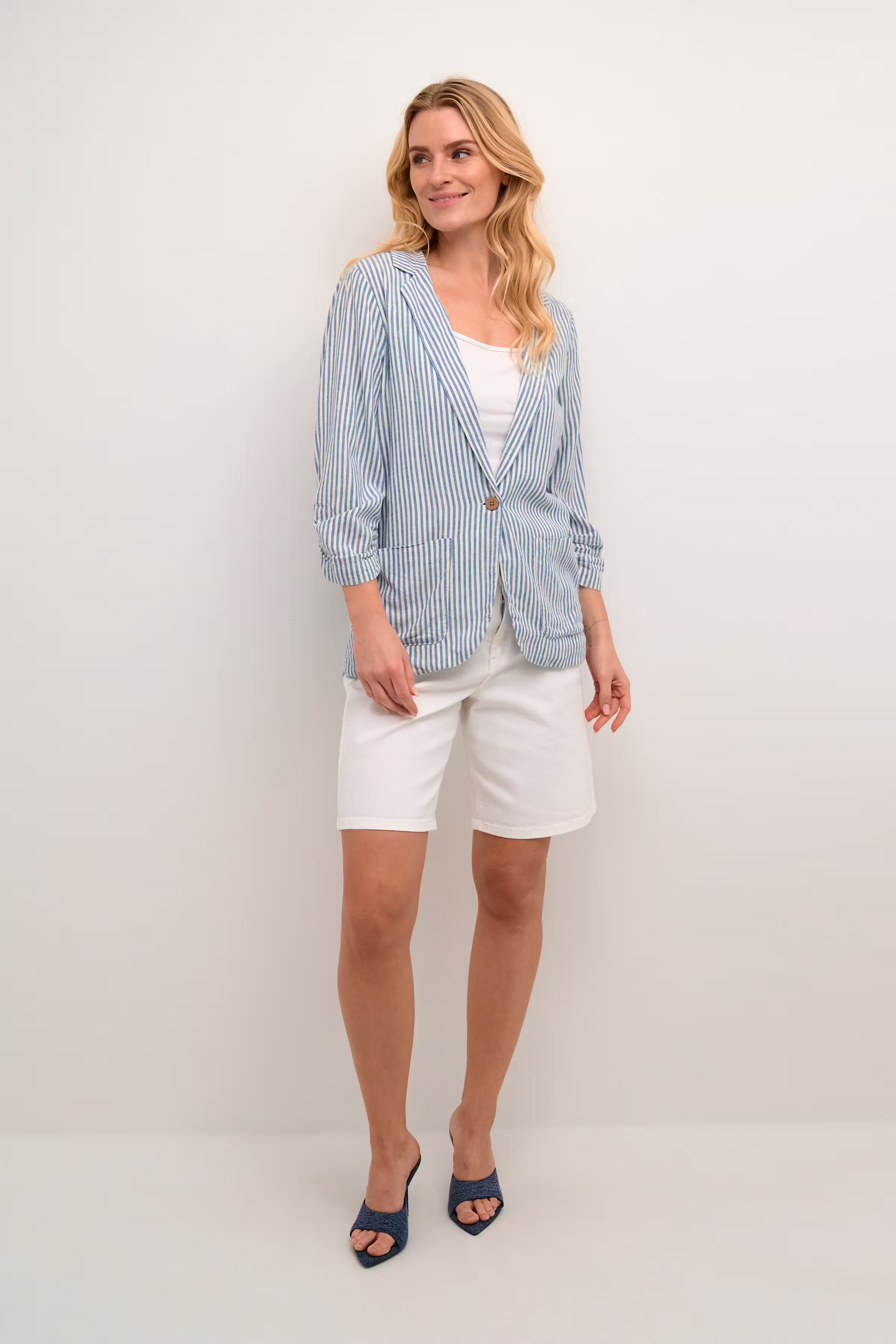 CRVenta Linne Blazer LOOKBOOK FRONT 10612520-104396