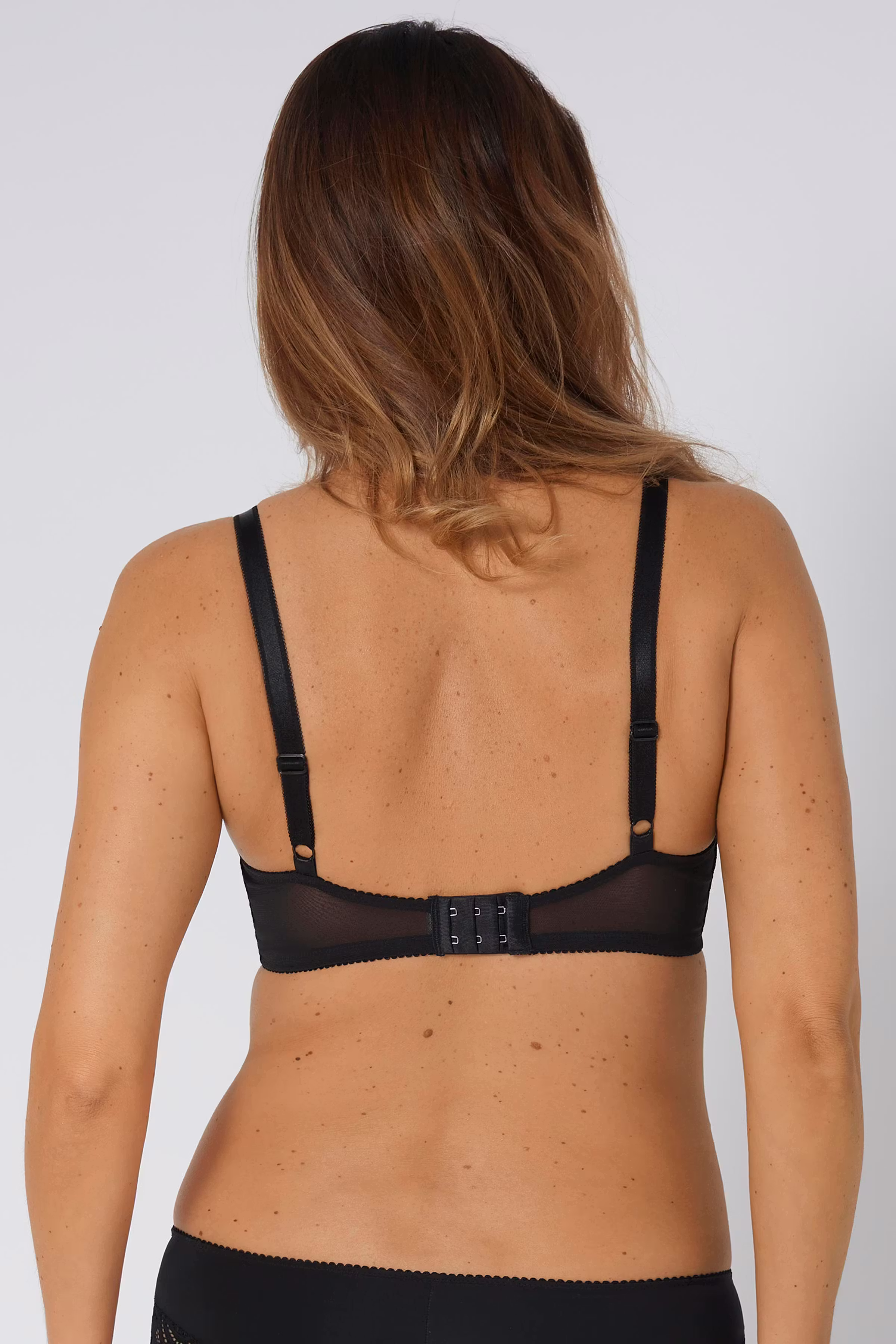 AmouretteSpotlight BH LOOKBOOK BACK 40500011-T0004