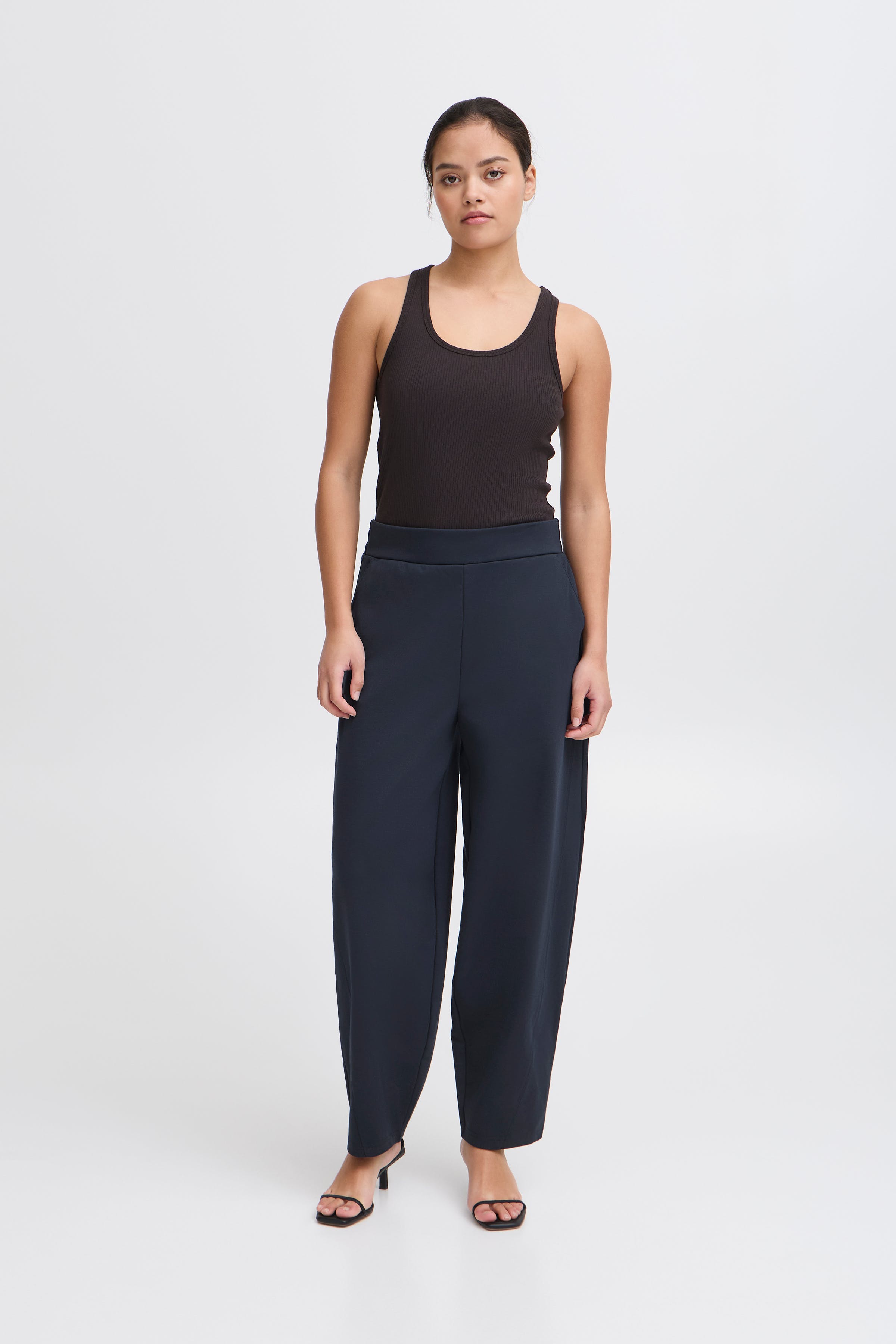 IXKATE BARREL Trousers LOOKBOOK FRONT 20123727-194010