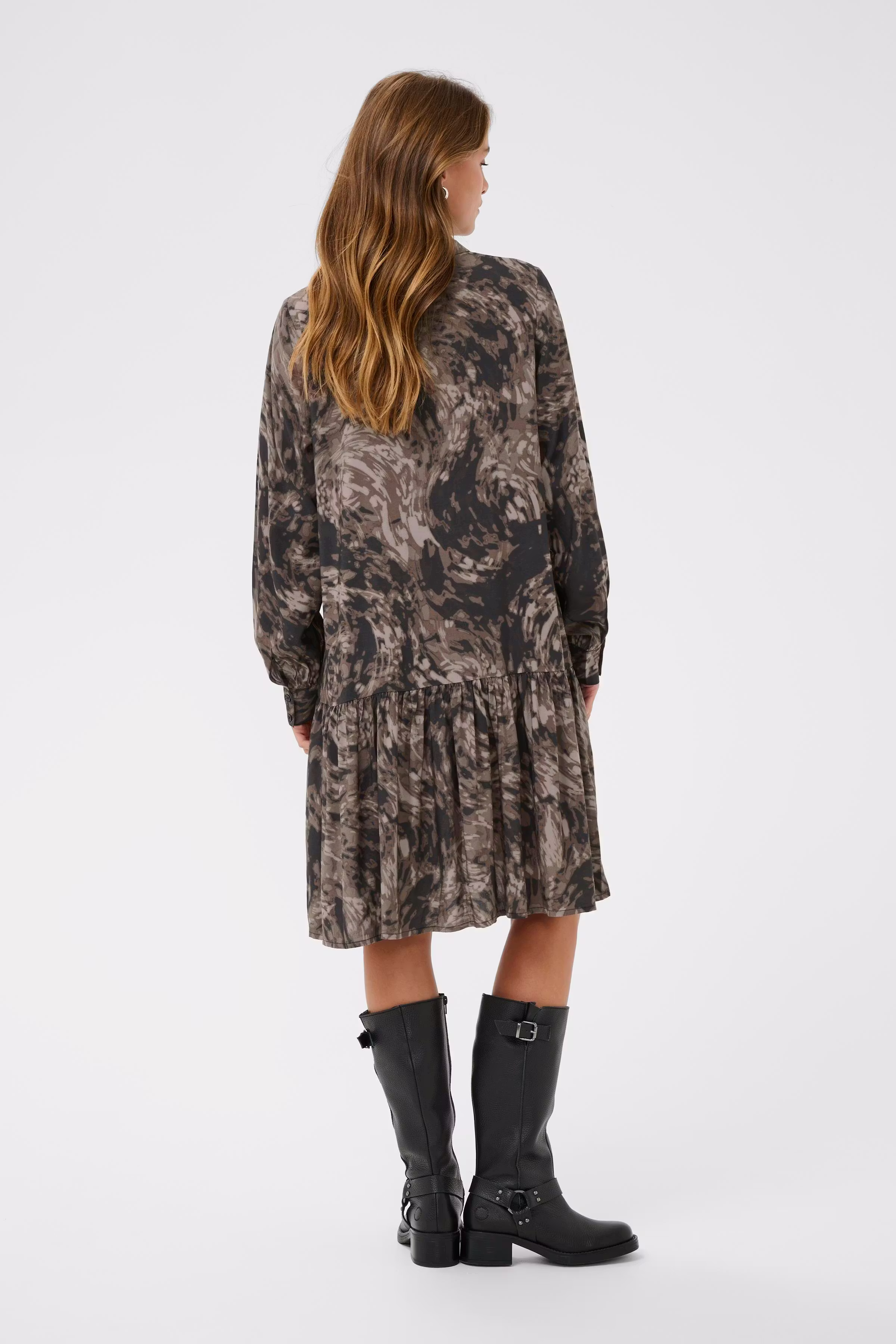 KAjamie Kleid LOOKBOOK BACK 10510795-108502