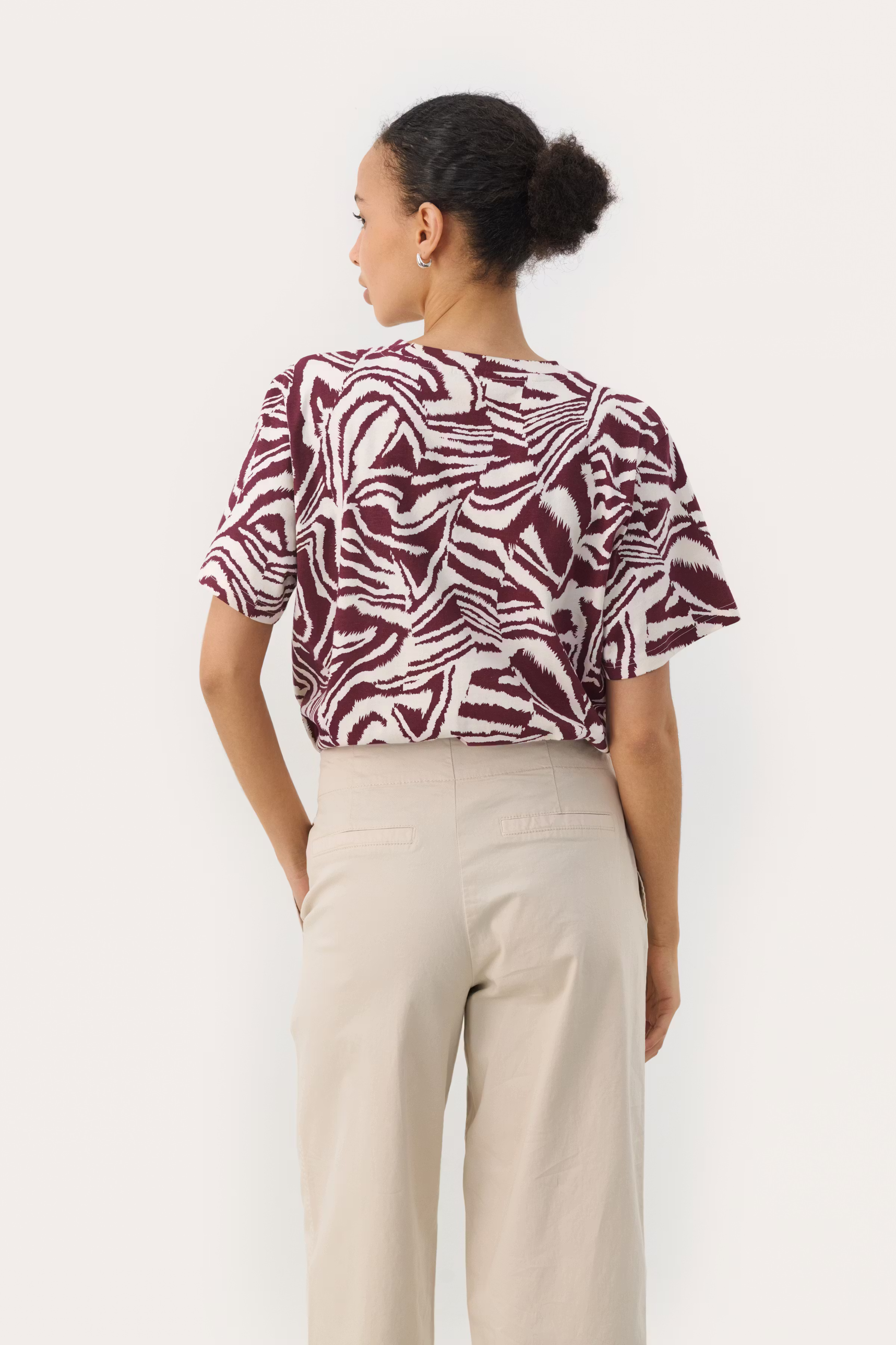 NahidPW T-shirt LOOKBOOK BACK 30309873-303966