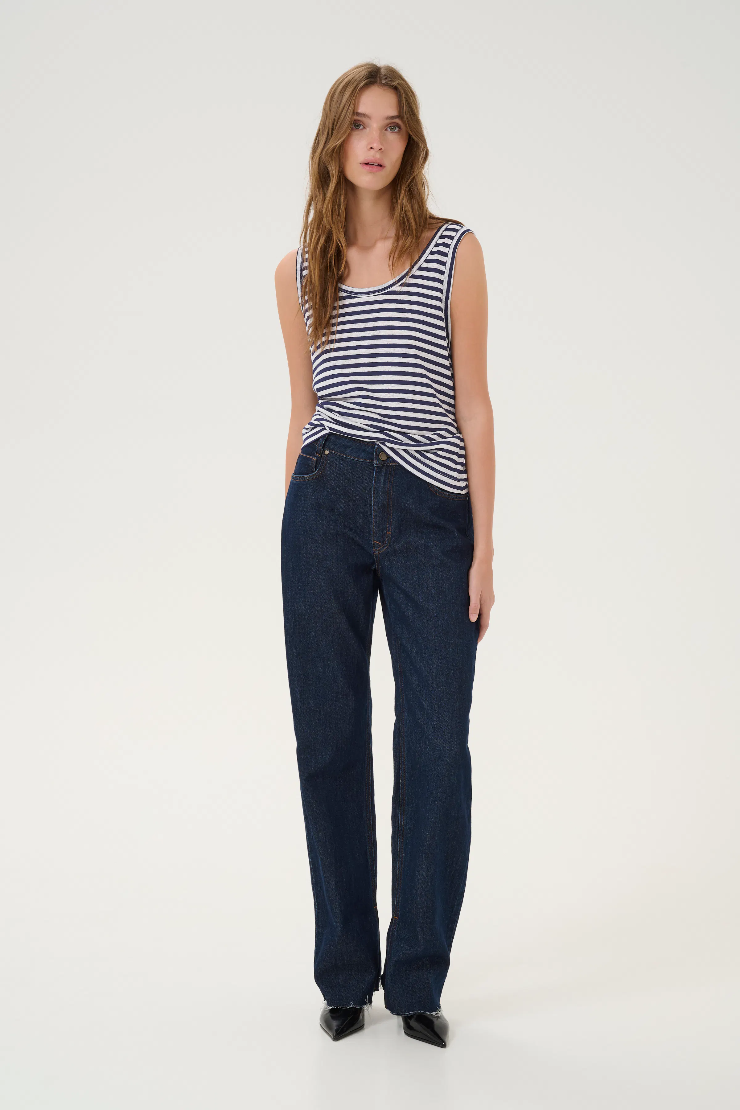 LisaMW Linen Top LOOKBOOK FRONT 10704687-107481