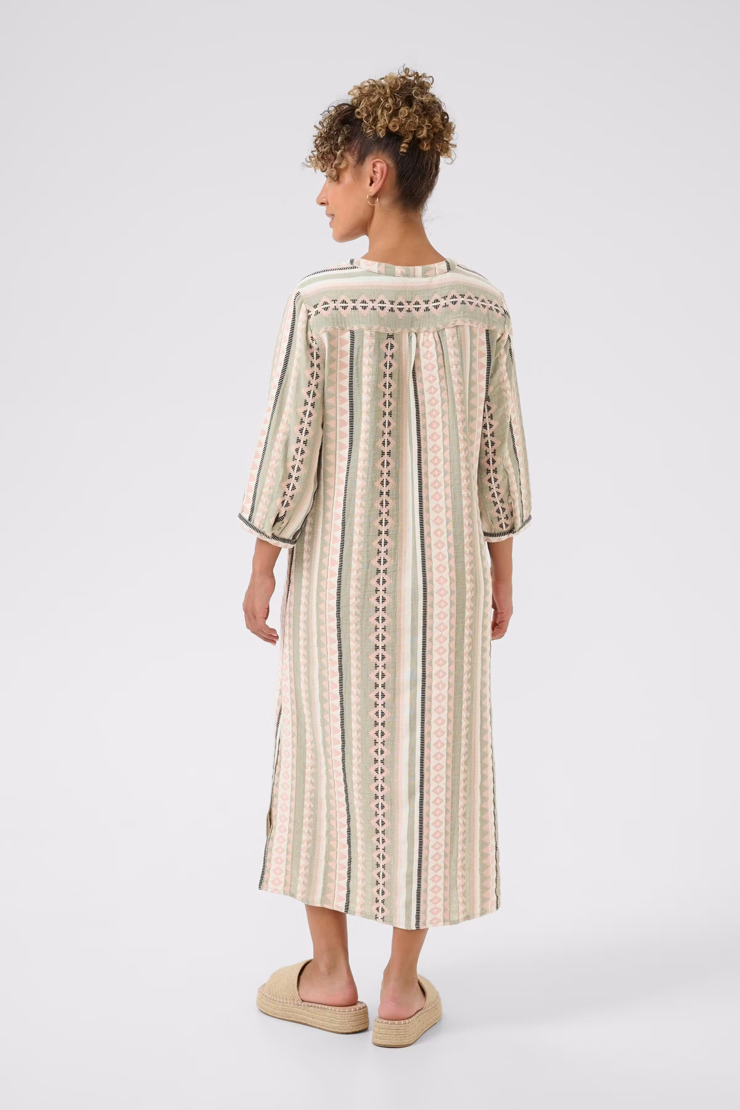 CRSola Dress LOOKBOOK BACK 10612524-107279
