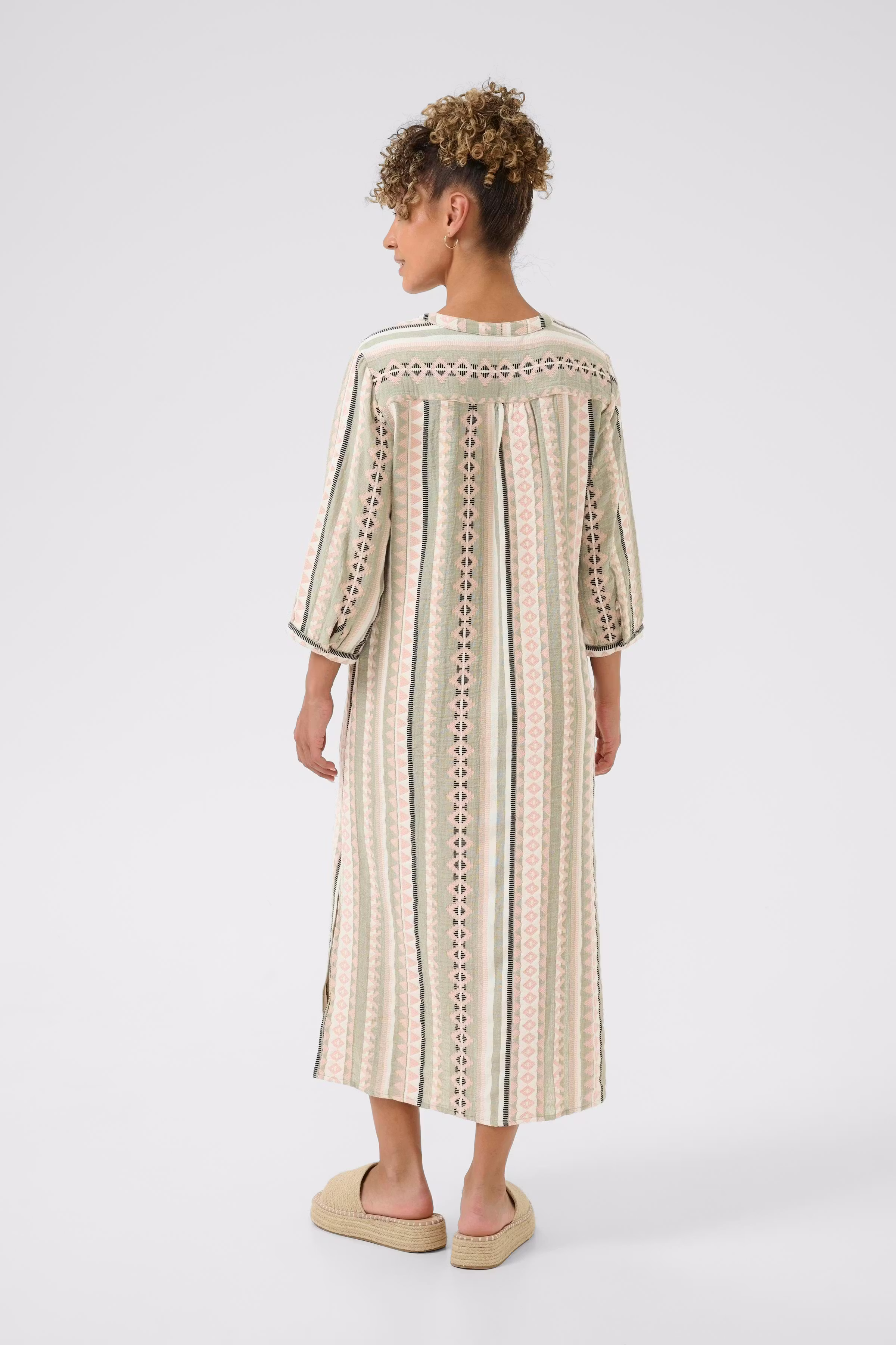 CRSola Dress LOOKBOOK BACK 10612524-107279