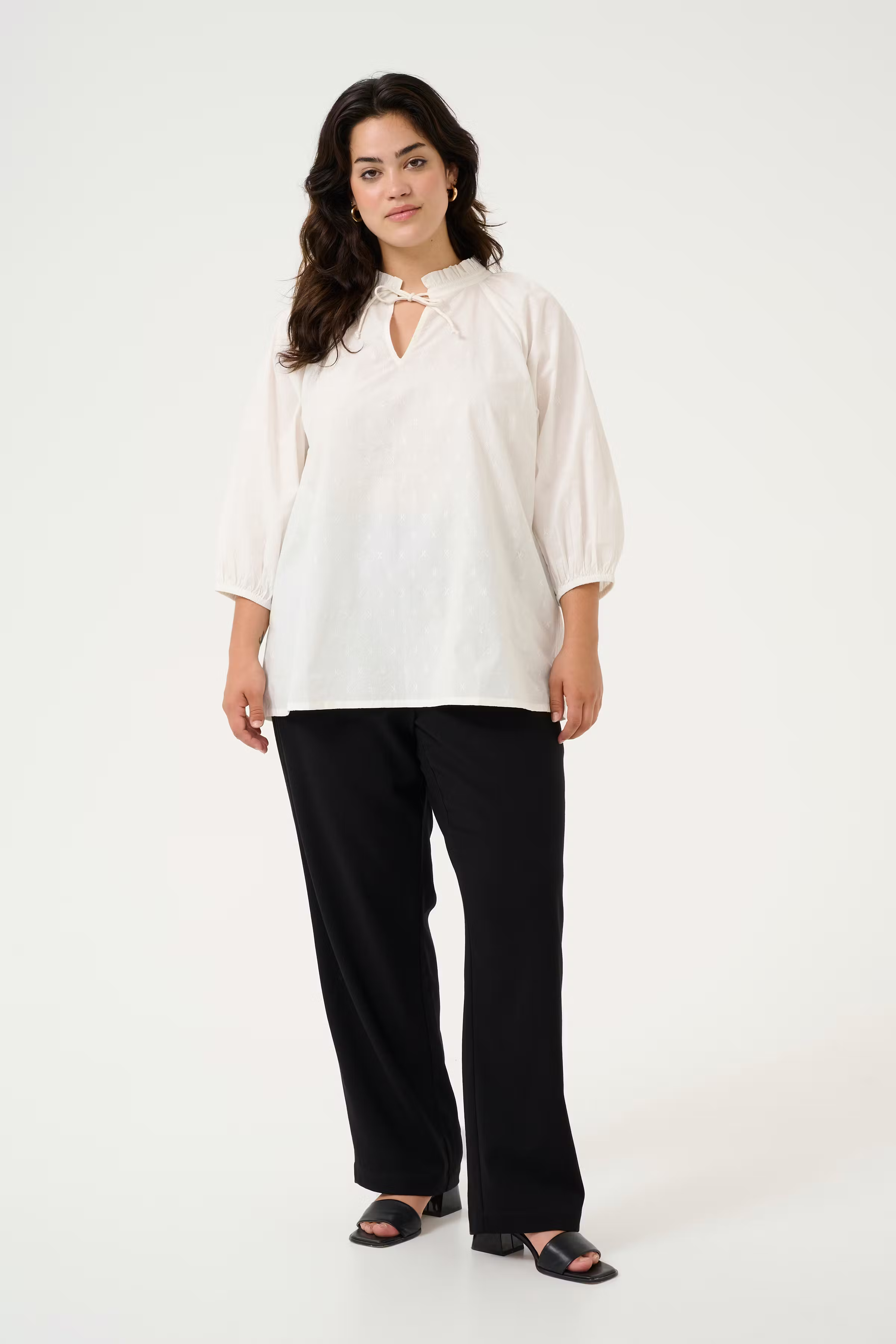 KClulla Blus LOOKBOOK FRONT 10583009-107293