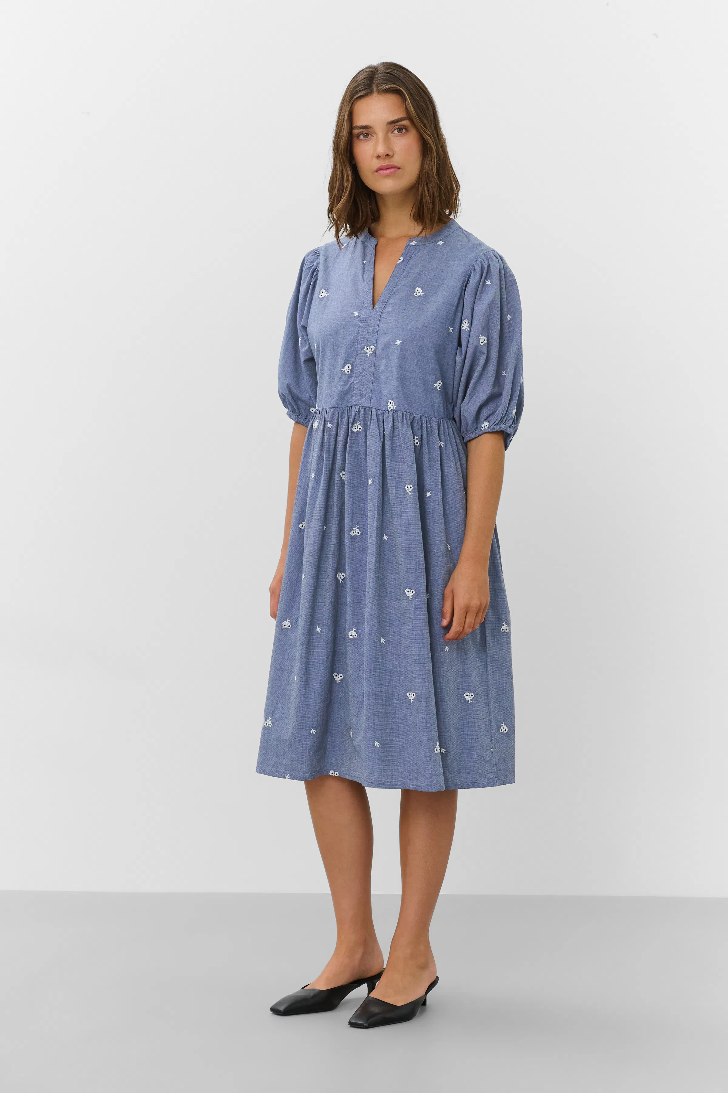 SLElly Klänning LOOKBOOK FRONT 30408247-301130