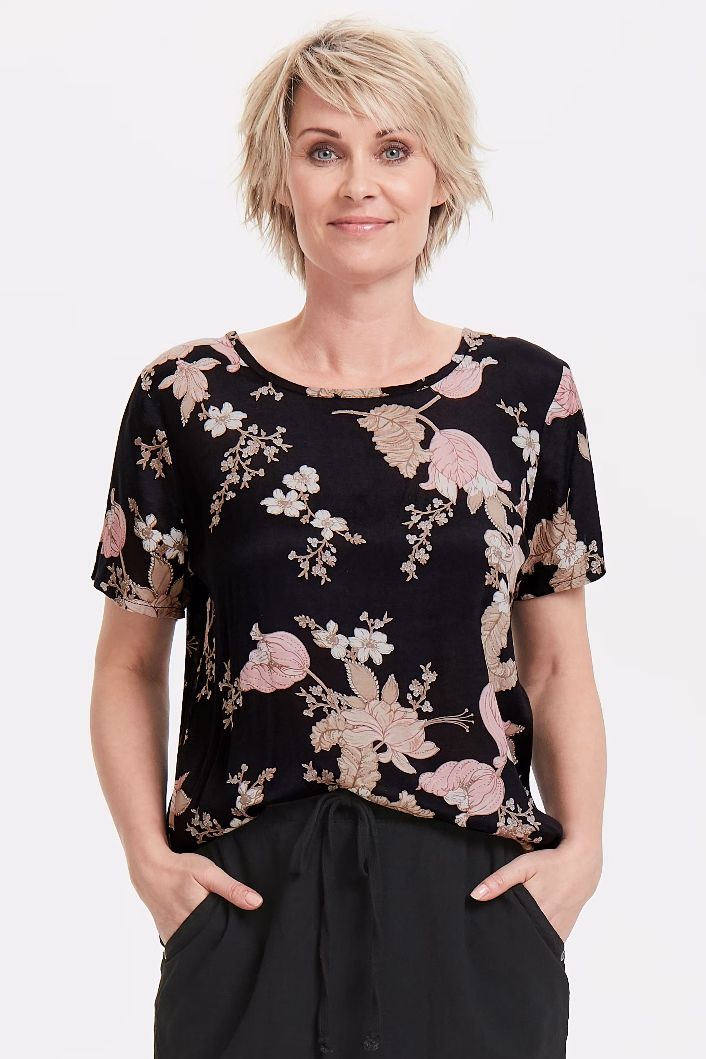 Kurzarm-Bluse LOOKBOOK FRONT 10503135-50600