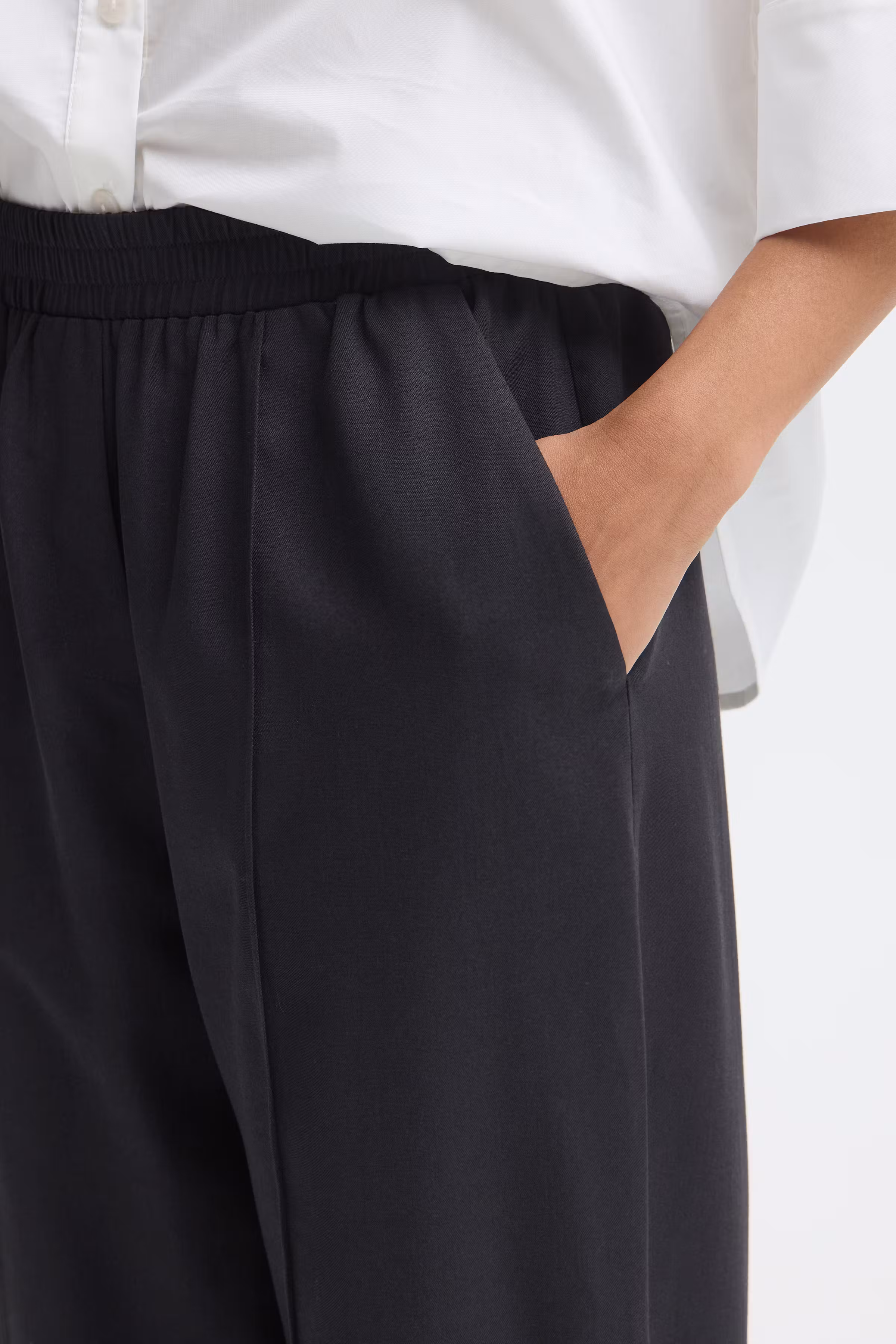 FRNALIA Hose LOOKBOOK DETAIL 20618513-194008