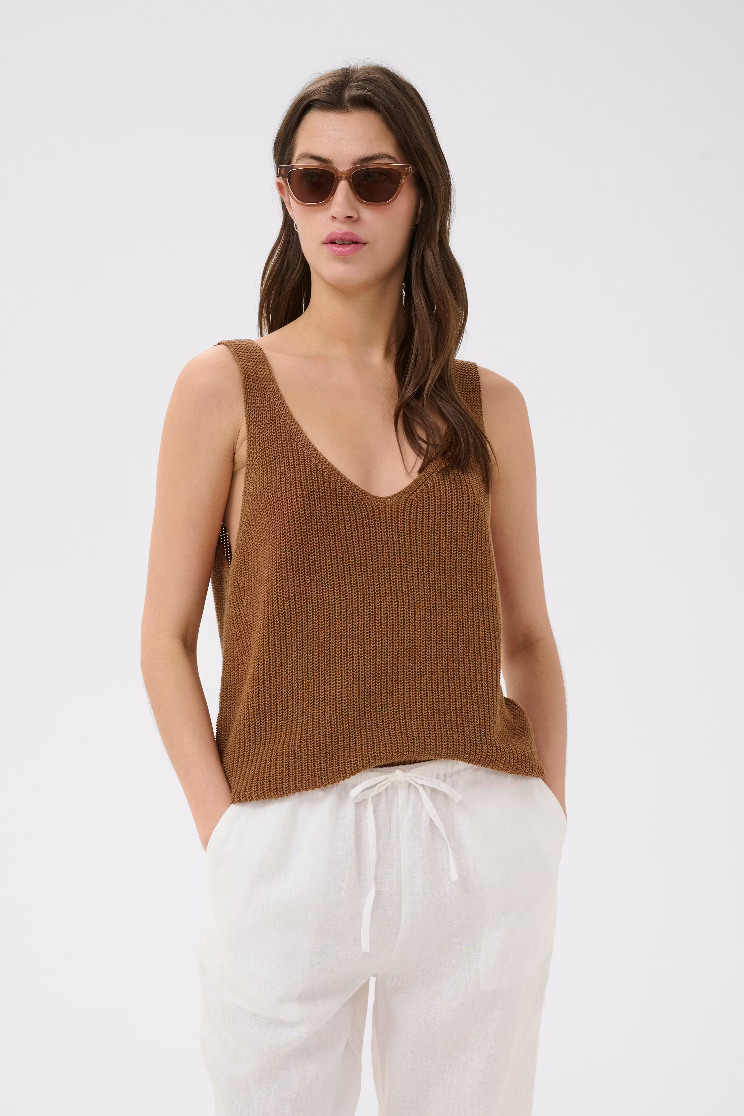 RebeccaPW Top LOOKBOOK FRONT 30309685-171142