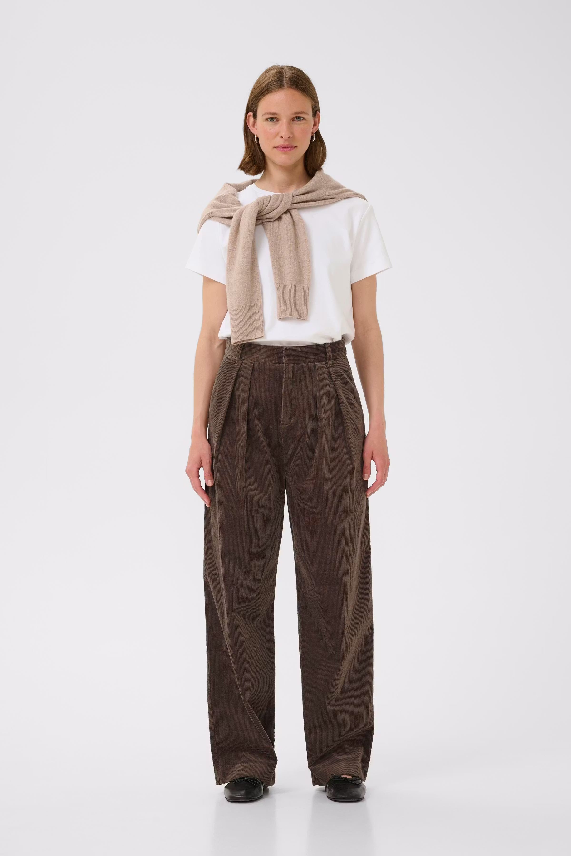 ToriIW Wide Bukser LOOKBOOK FRONT 30109783-181304