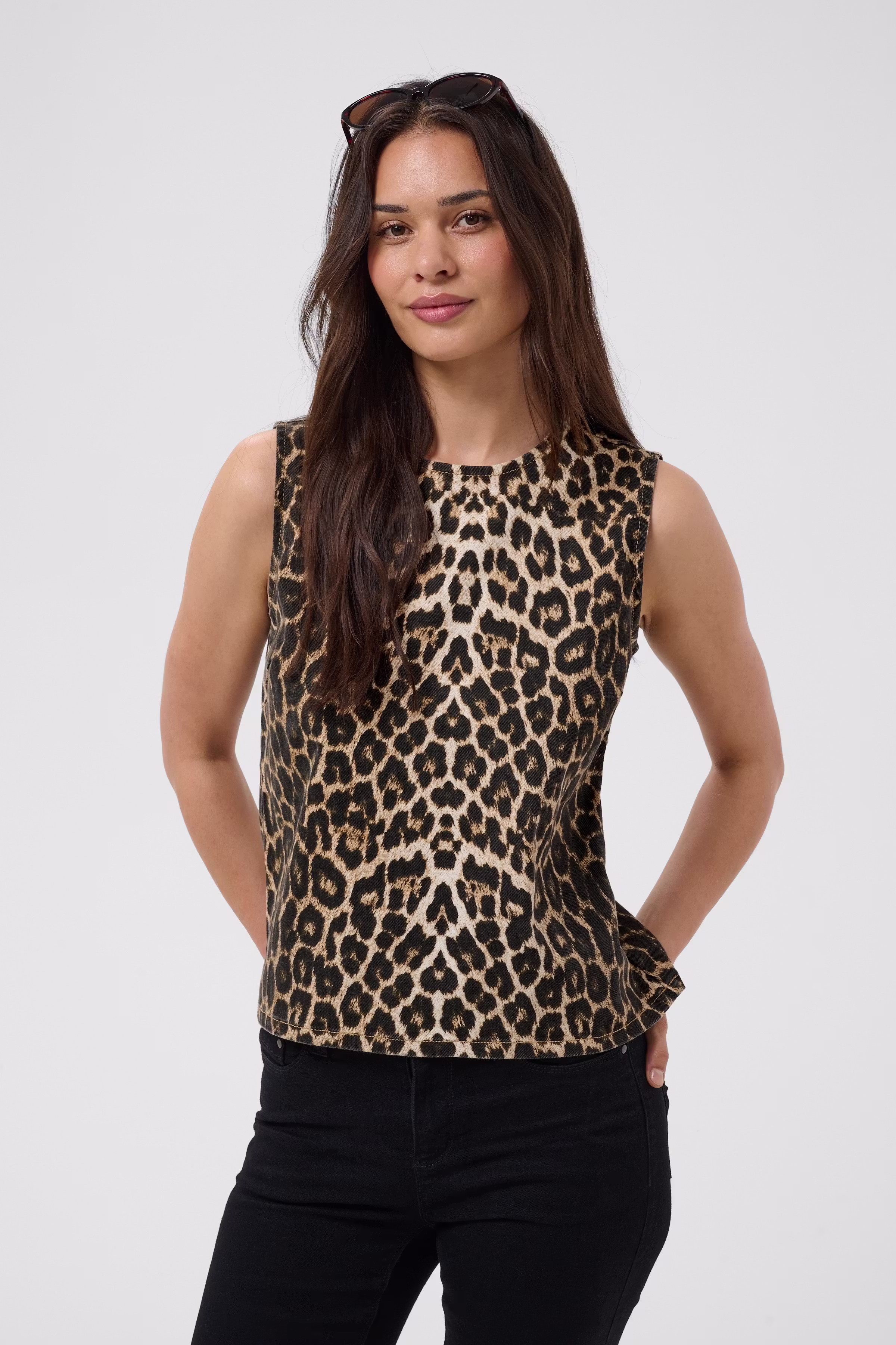 KAjessica Top LOOKBOOK FRONT 10512650-1000266