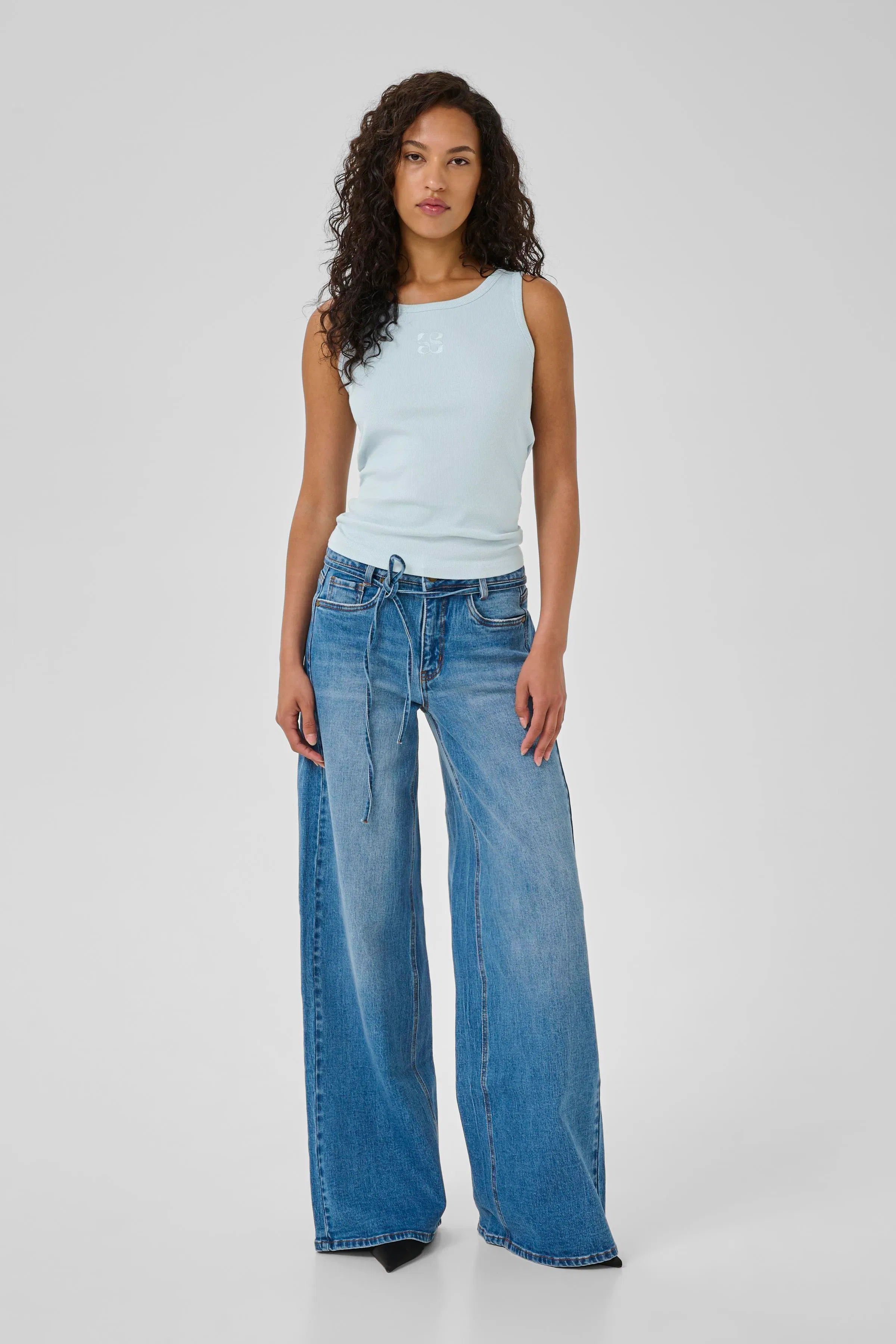 08 THE MANDY TOP LOOKBOOK FRONT 10704858-144206