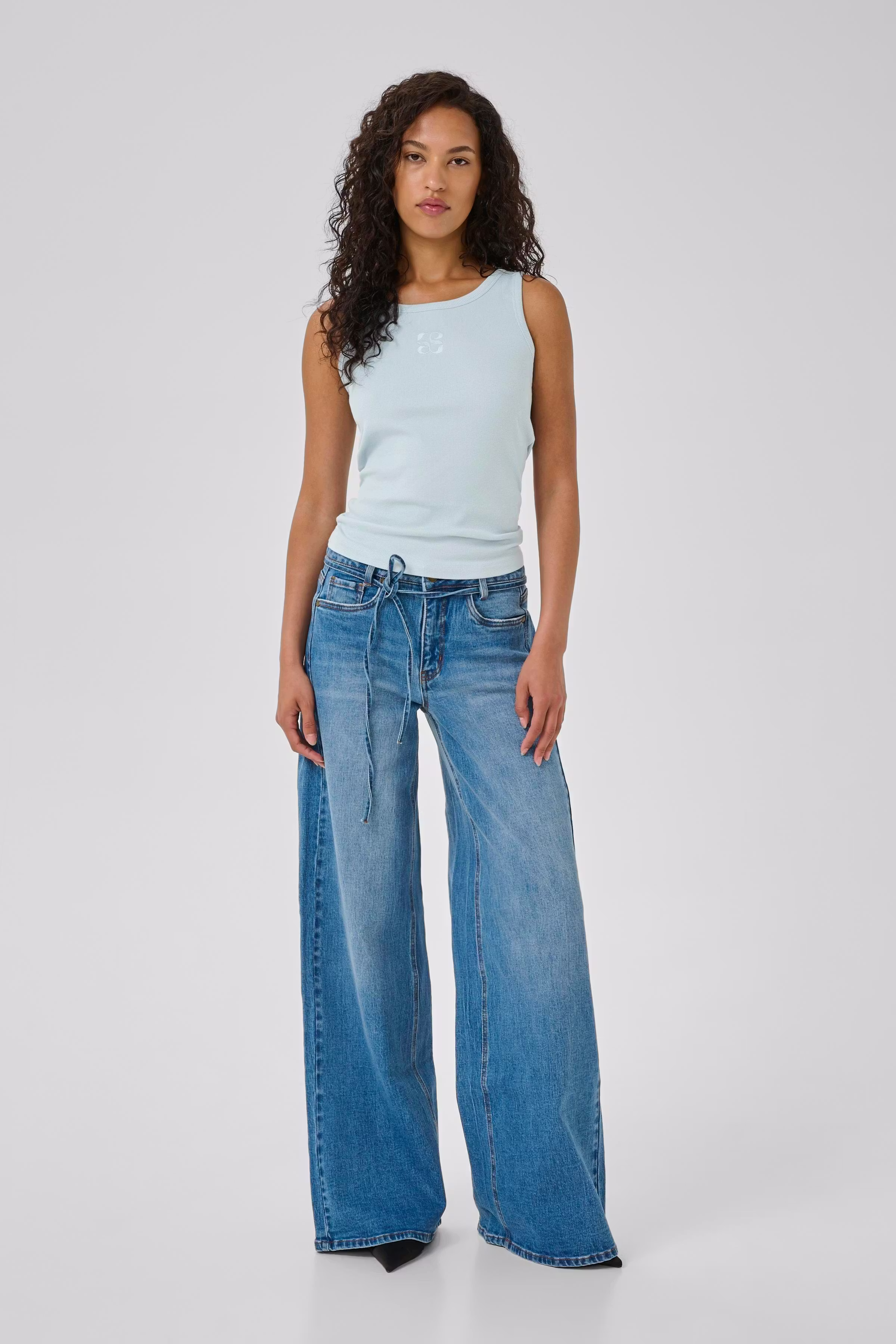 08 THE MANDY TOP LOOKBOOK FRONT 10704858-144206