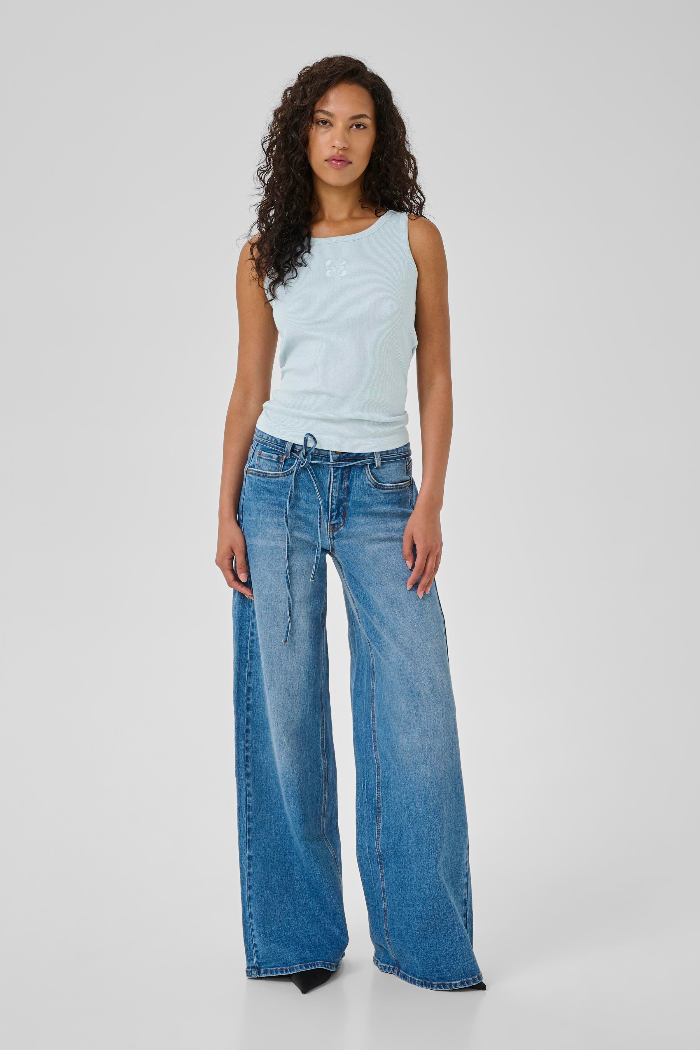 08 THE MANDY TOP LOOKBOOK FRONT 10704858-144206