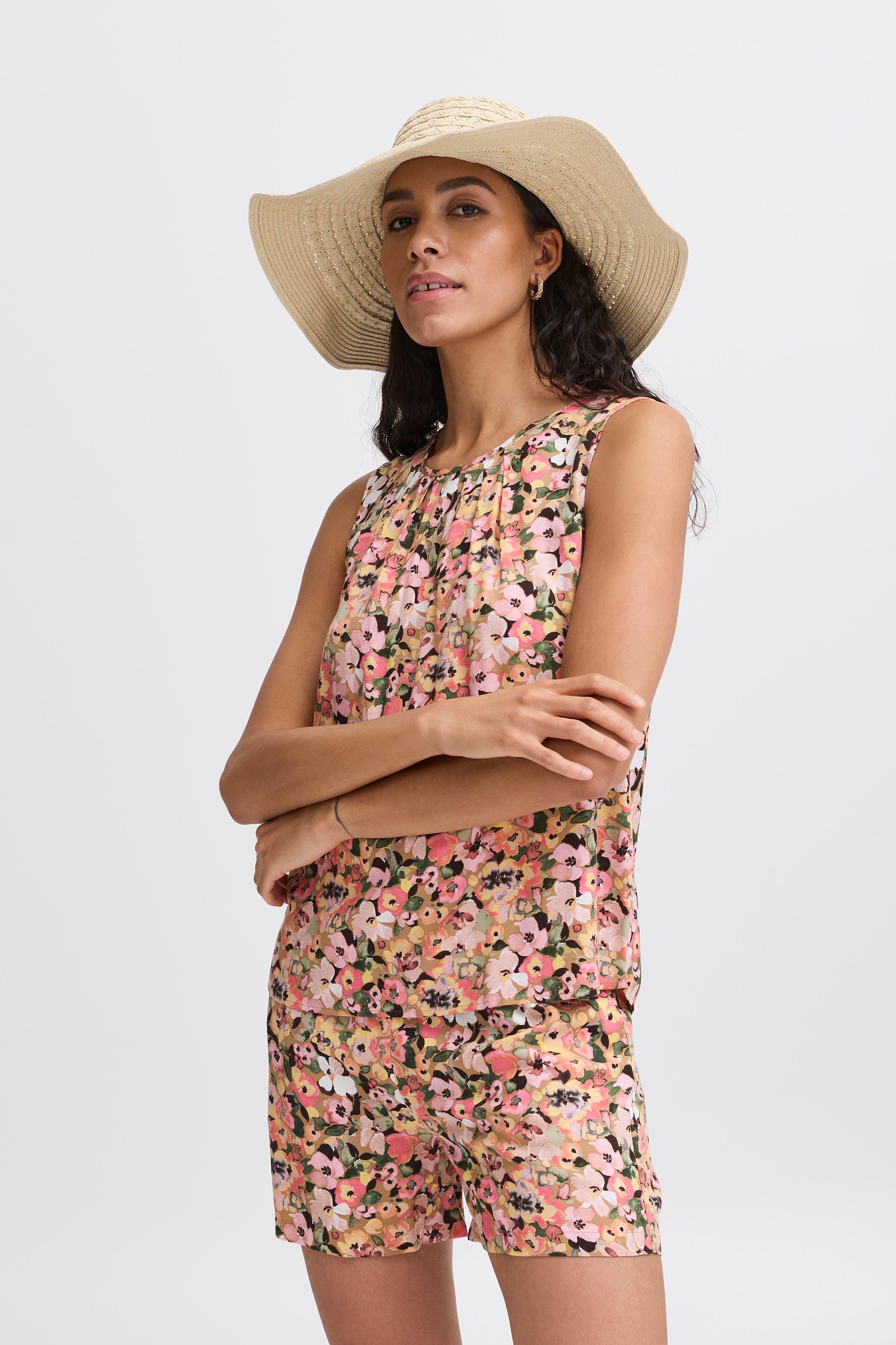 BYMMJOELLA Top LOOKBOOK FRONT 20811225-204525