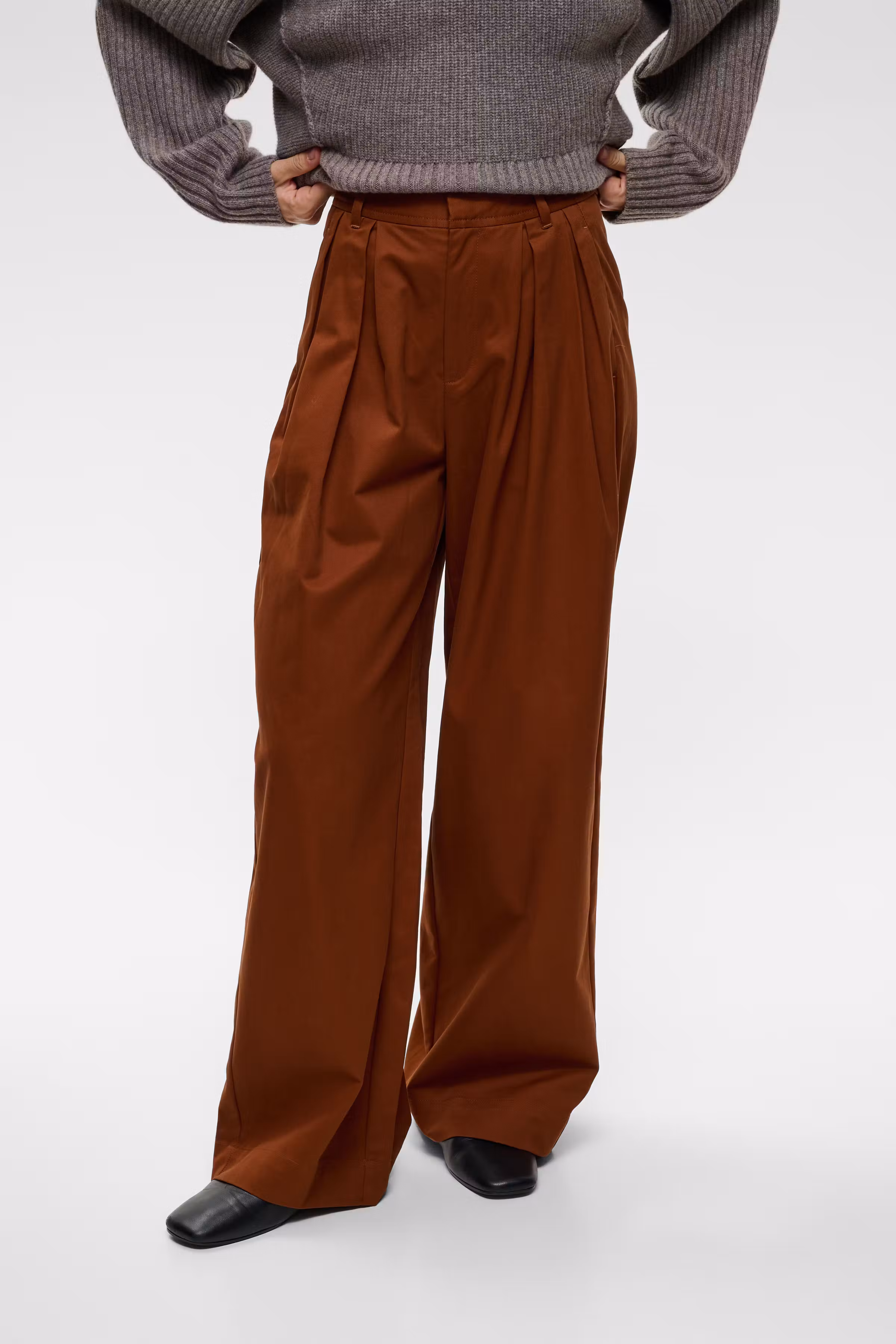 LukkiaIW Hose LOOKBOOK FRONT 30111444-900018755