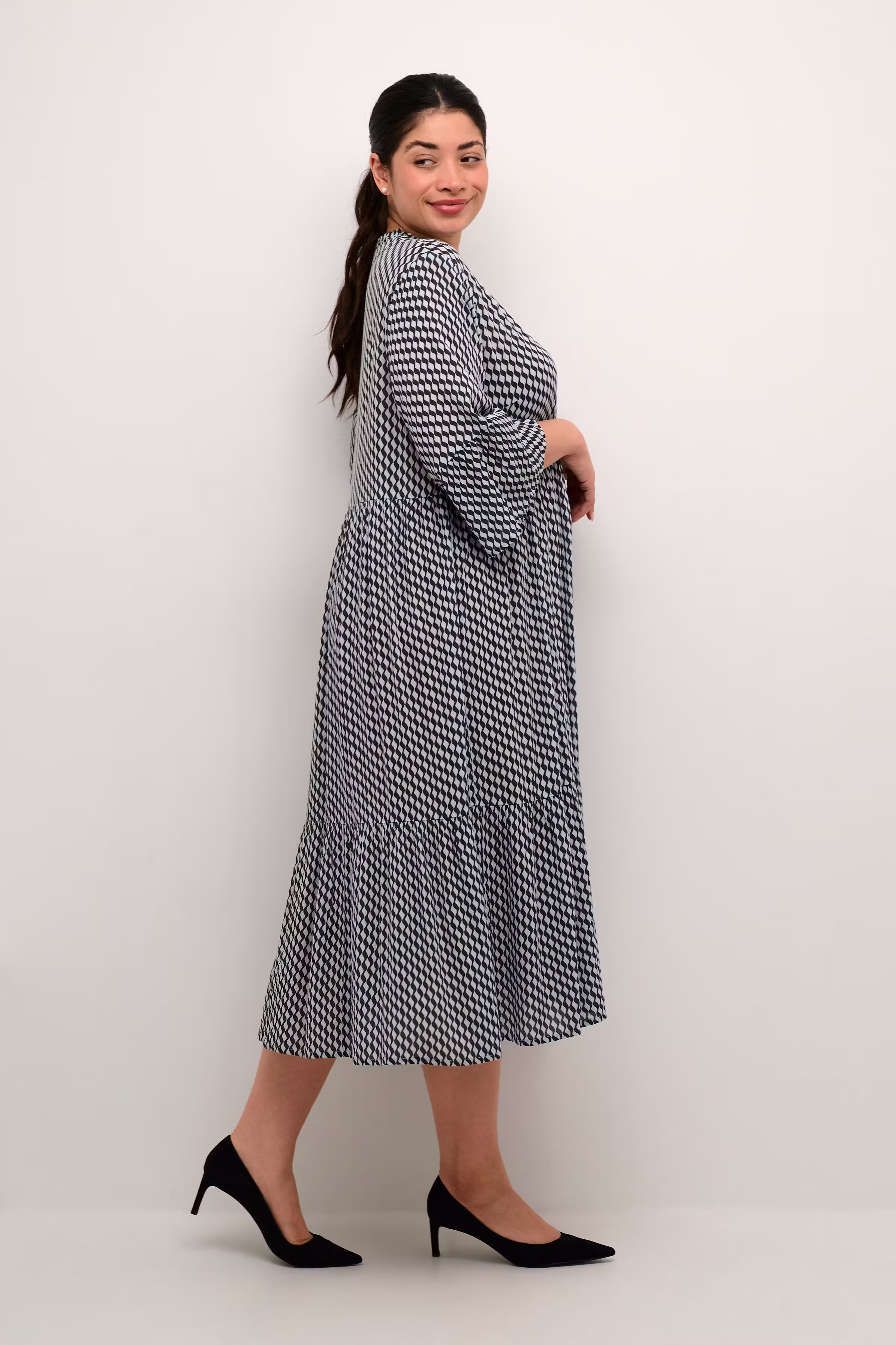 KCkerry Dress LOOKBOOK FRONT 10581828-106474