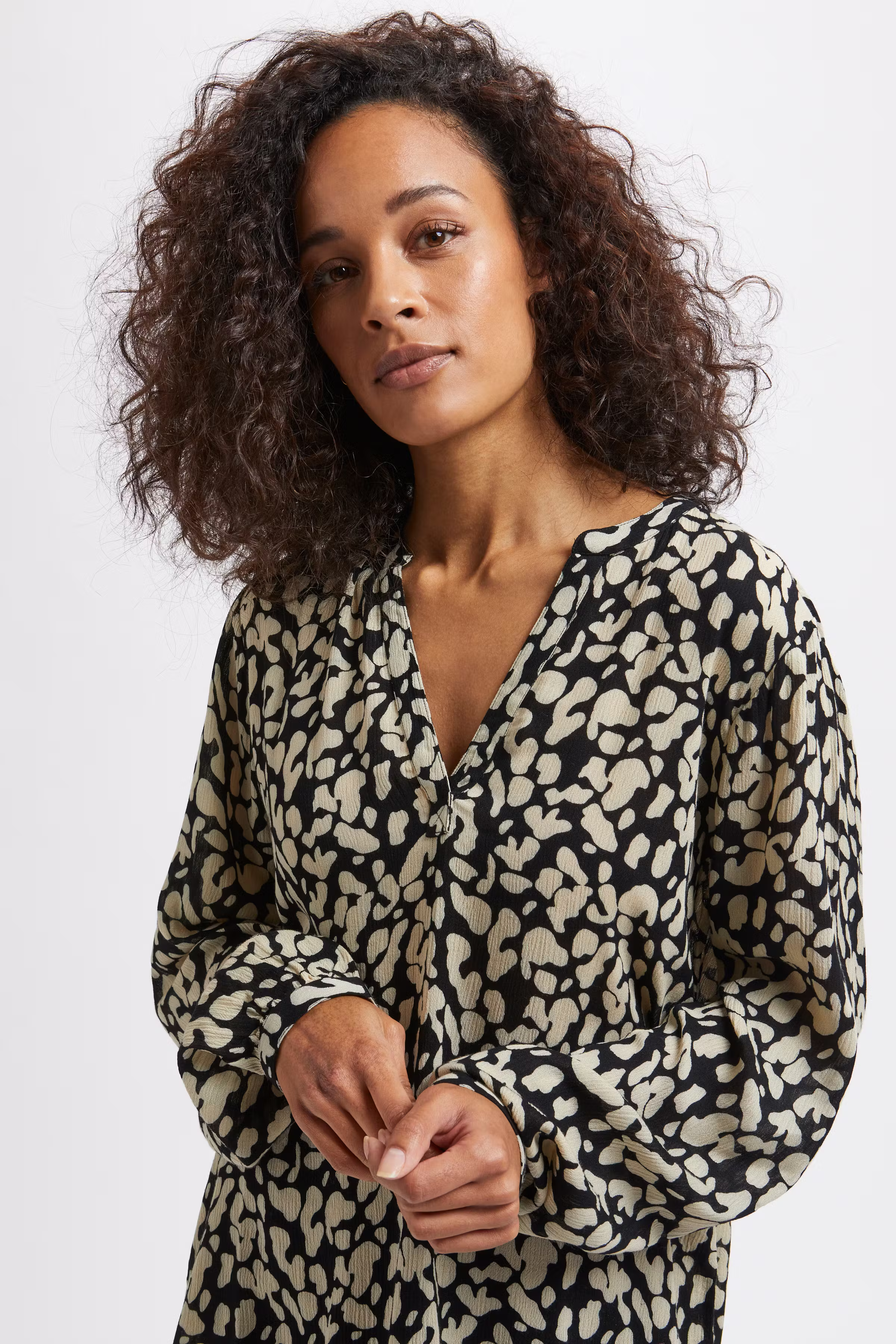 KAturbo Blouse LOOKBOOK DETAIL 10551834-101811