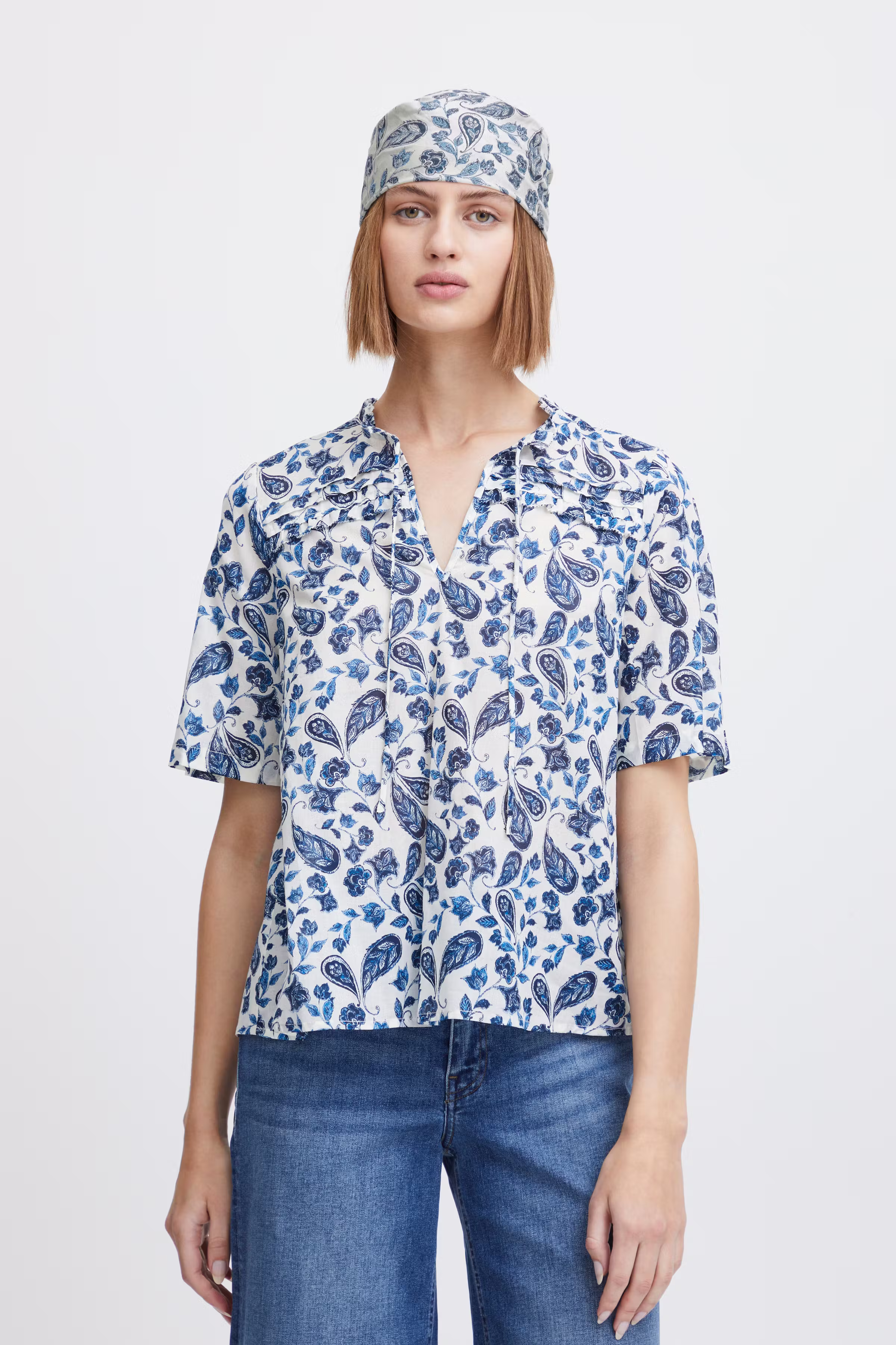 IAPELISKA Tuch LOOKBOOK FRONT 20121007-130905