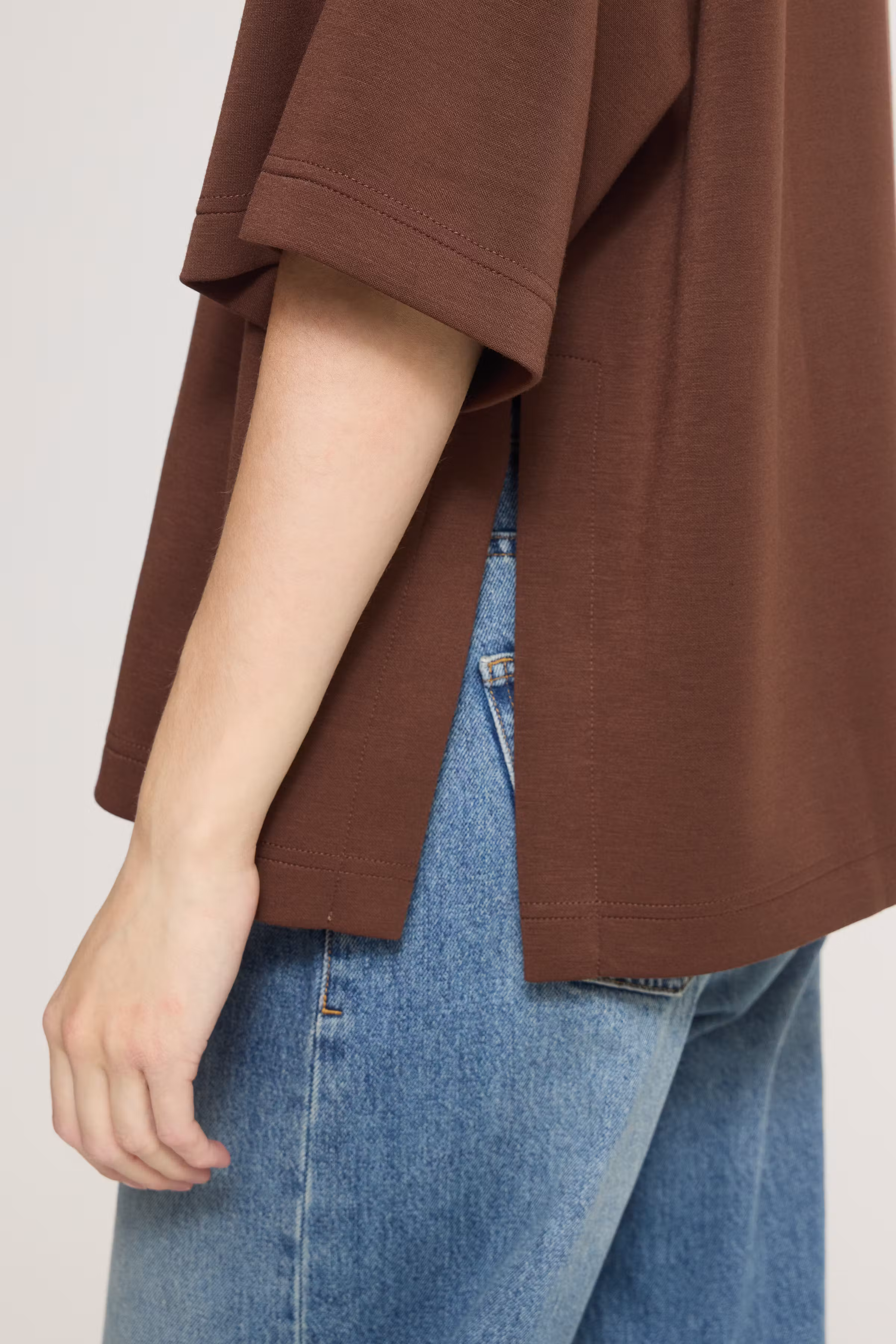 IHNAIDA T-shirt LOOKBOOK DETAIL 20126133-191419