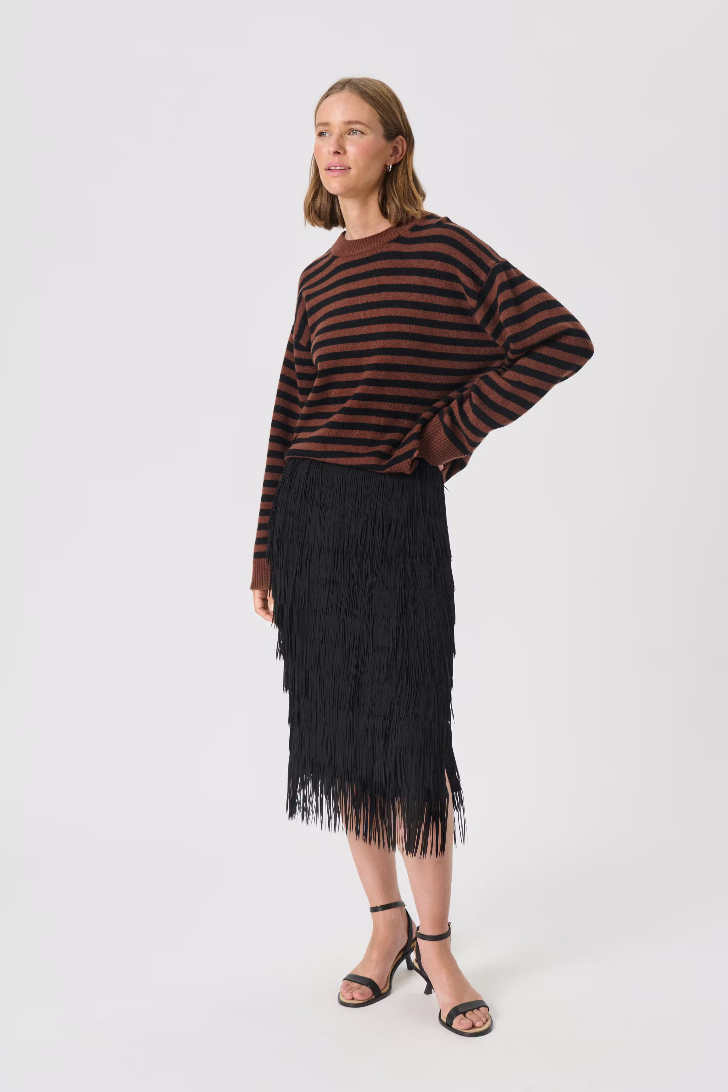 VinasPW Pullover LOOKBOOK FRONT 30310219-304438