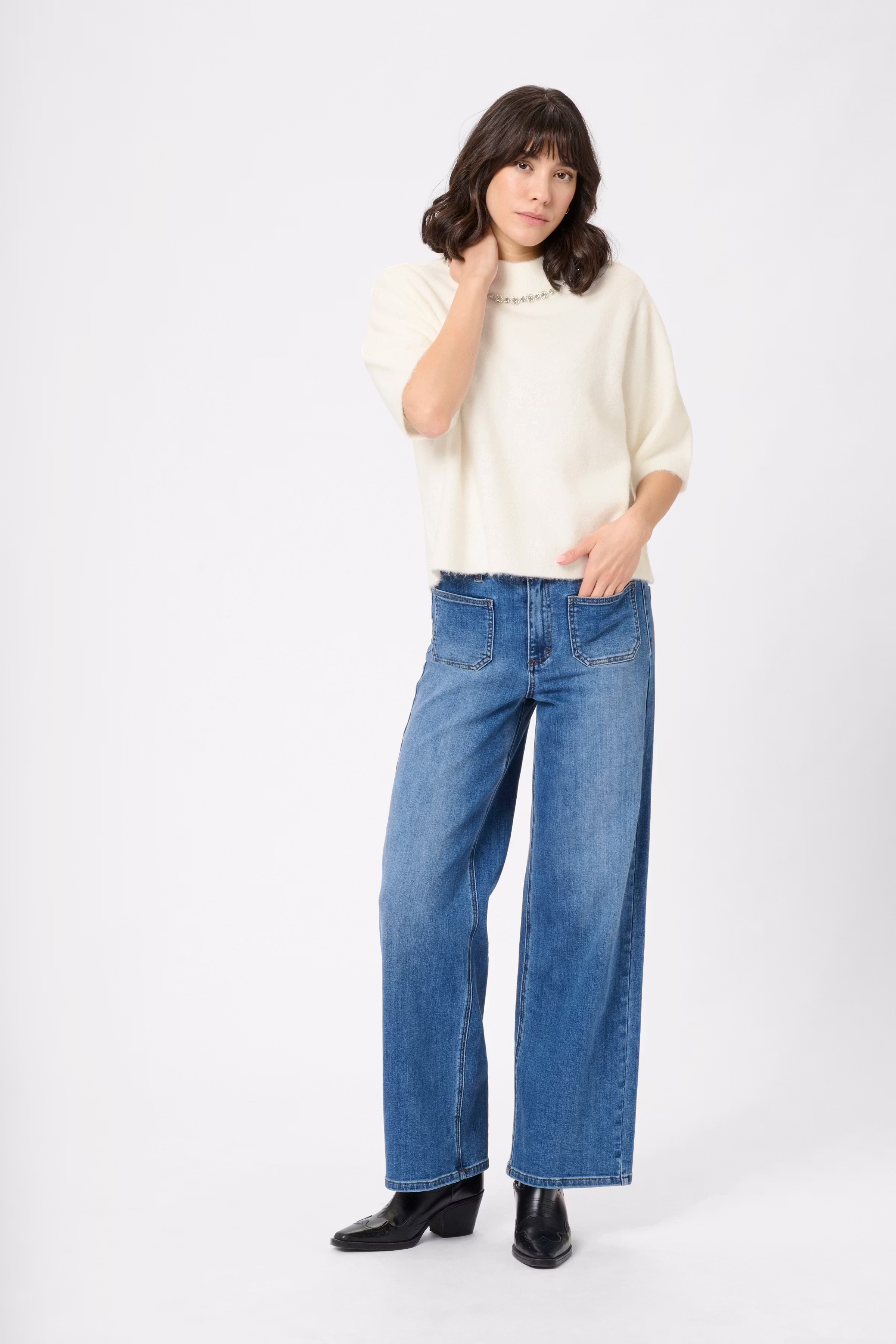 KAmerina Pullover LOOKBOOK FRONT 10510878-110602