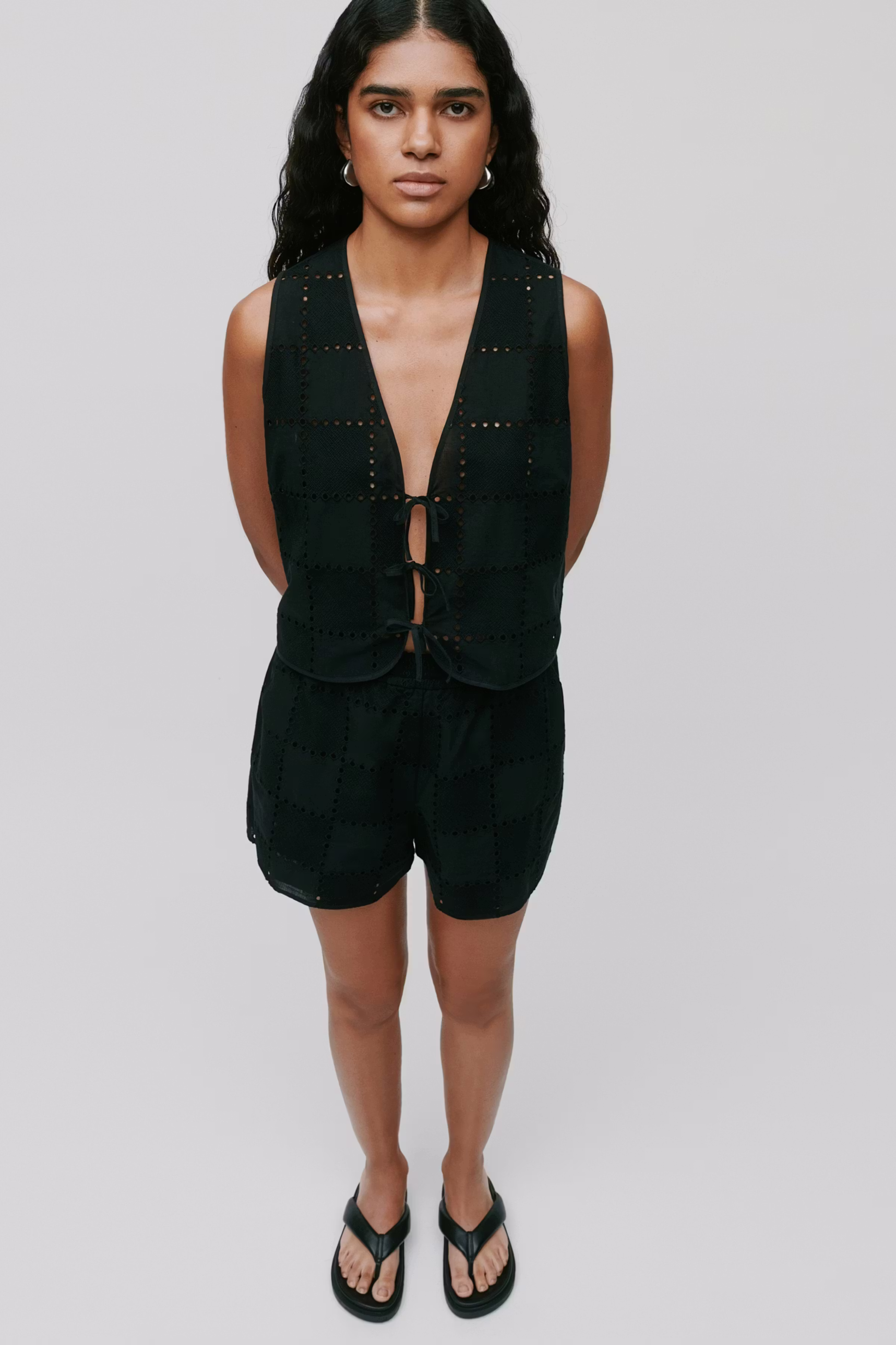 TALA Waistcoat LOOKBOOK FRONT 30600484-BK999