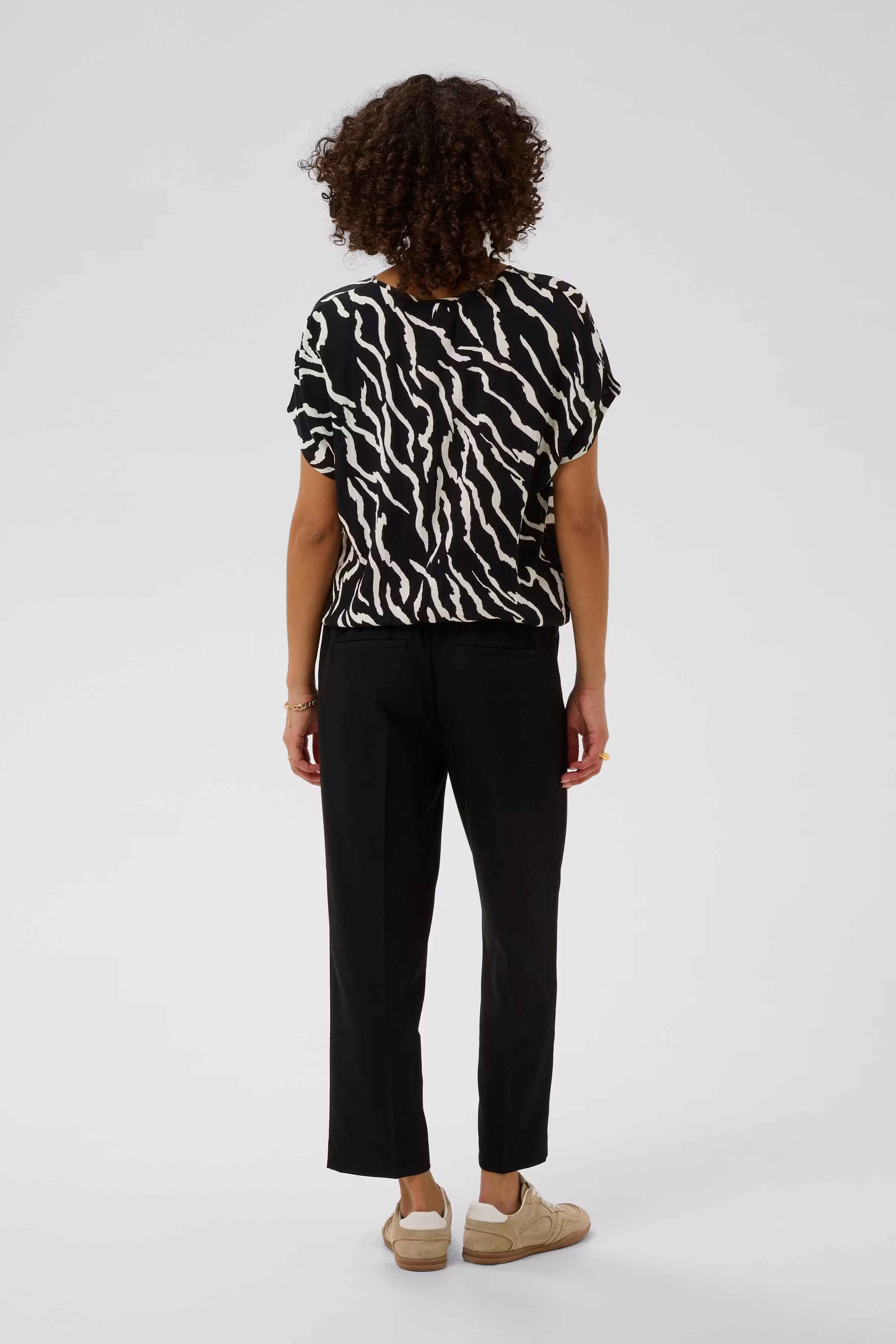 KAamber Bluse LOOKBOOK BACK 10508257-103939