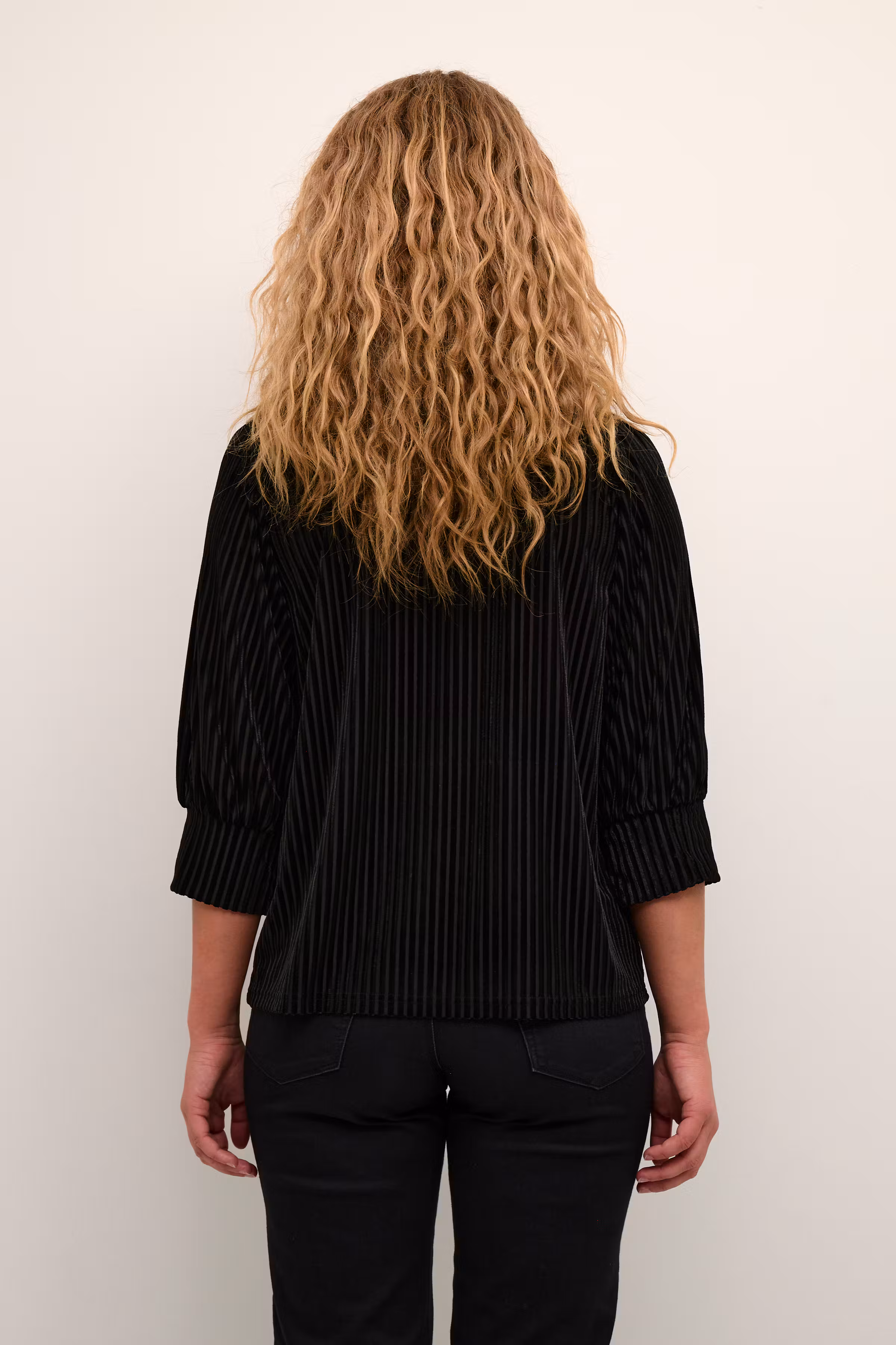 KAcaca Velourbluse LOOKBOOK FRONT 10503887-100121